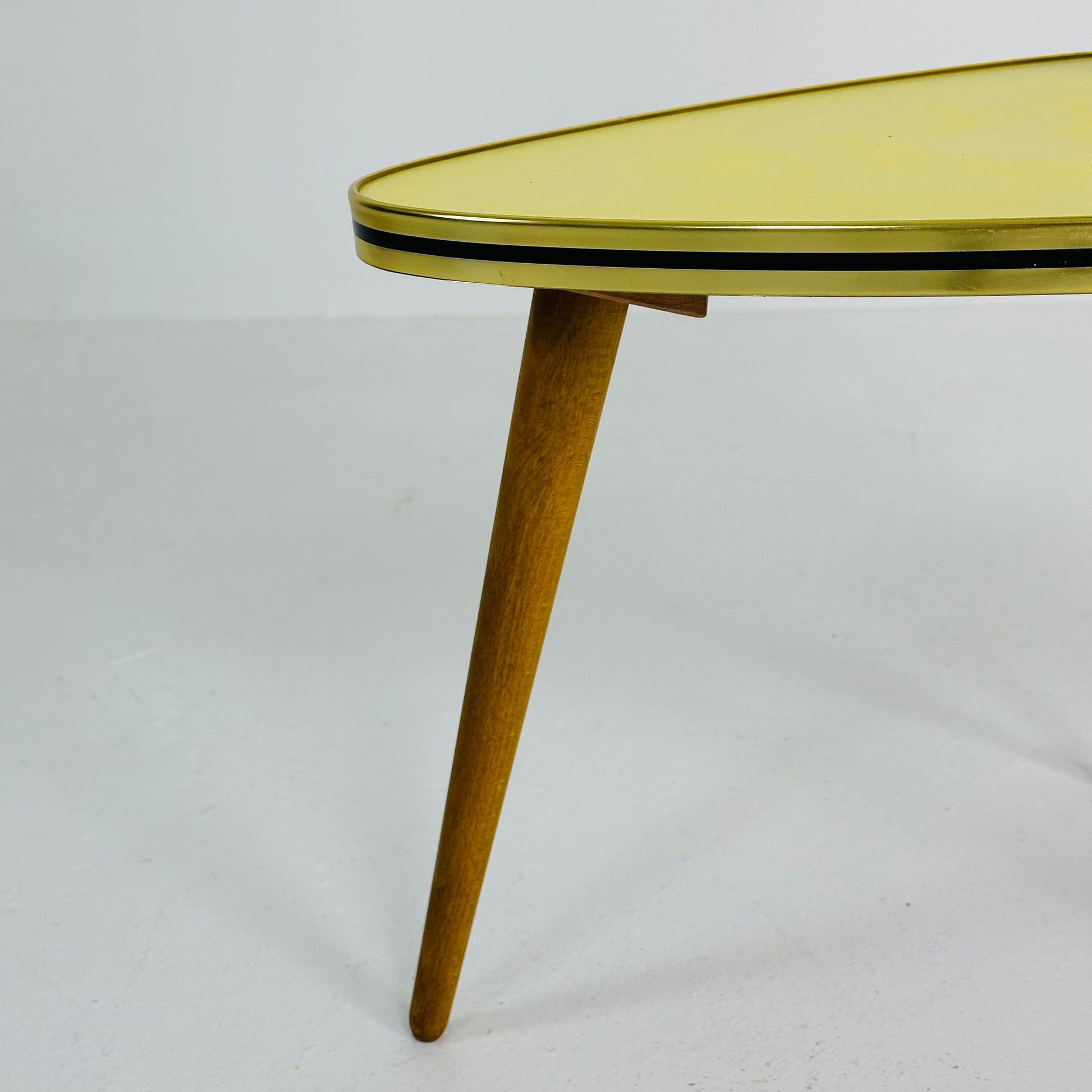Retro 1950s German Plant Stand, Colorful Vintage Mid-Century Minimalist Indoor Plant Stand Side Table Retro flower table