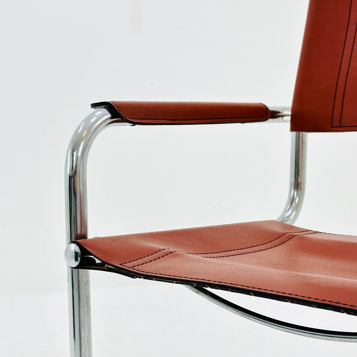 Mid Century Cognac Marcel Breuer -style Mart Stam S34 armchair / Bauhaus design / 1980s