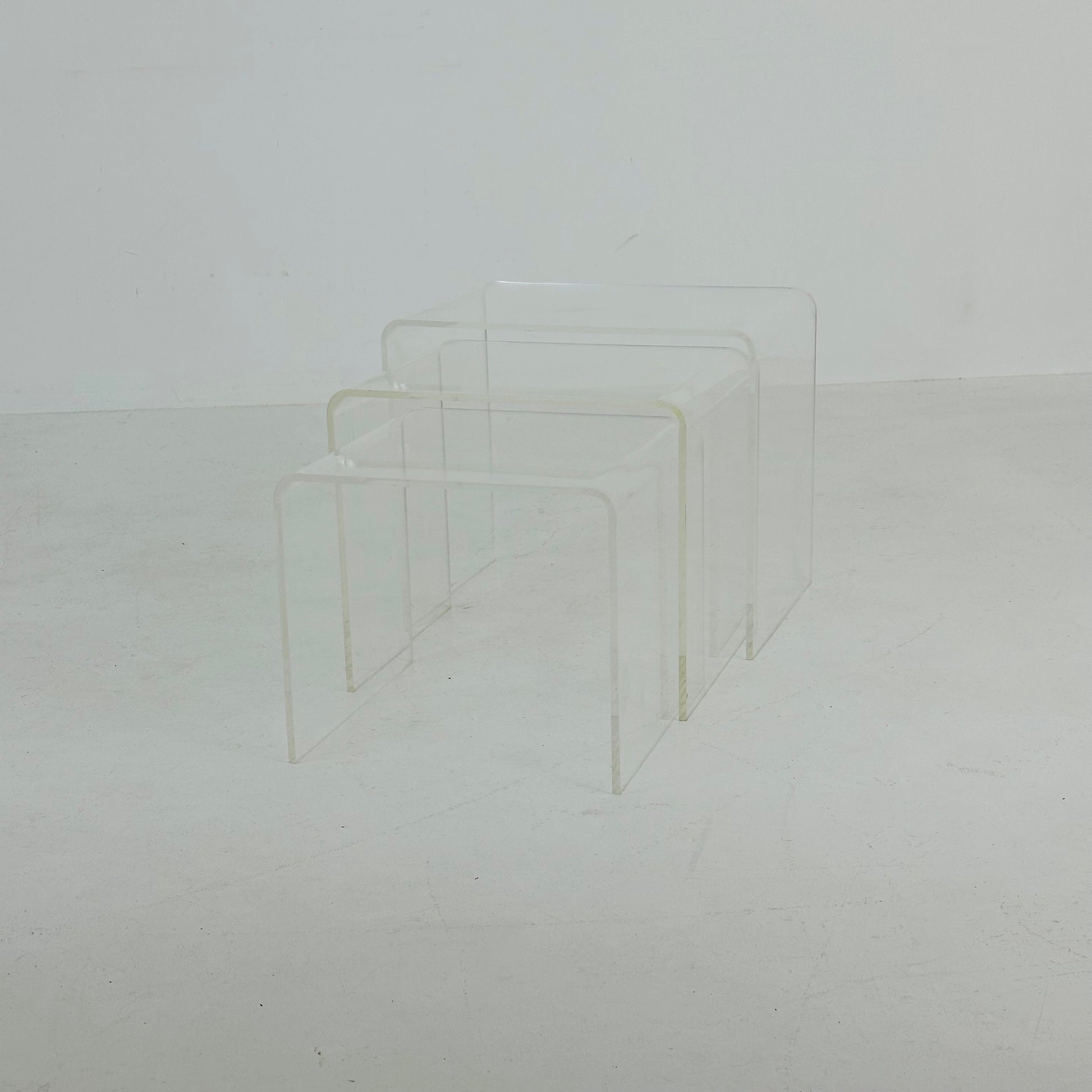 Mid-Century nesting tables made of acrylic glass, Italy, 1970s, set of 3