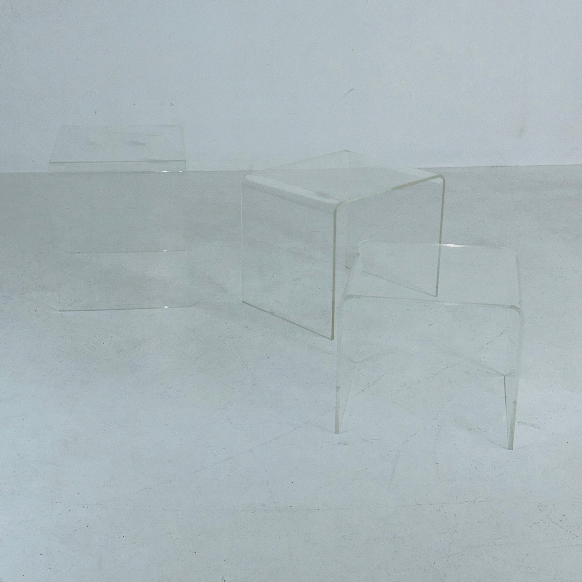 Mid-Century nesting tables made of acrylic glass, Italy, 1970s, set of 3