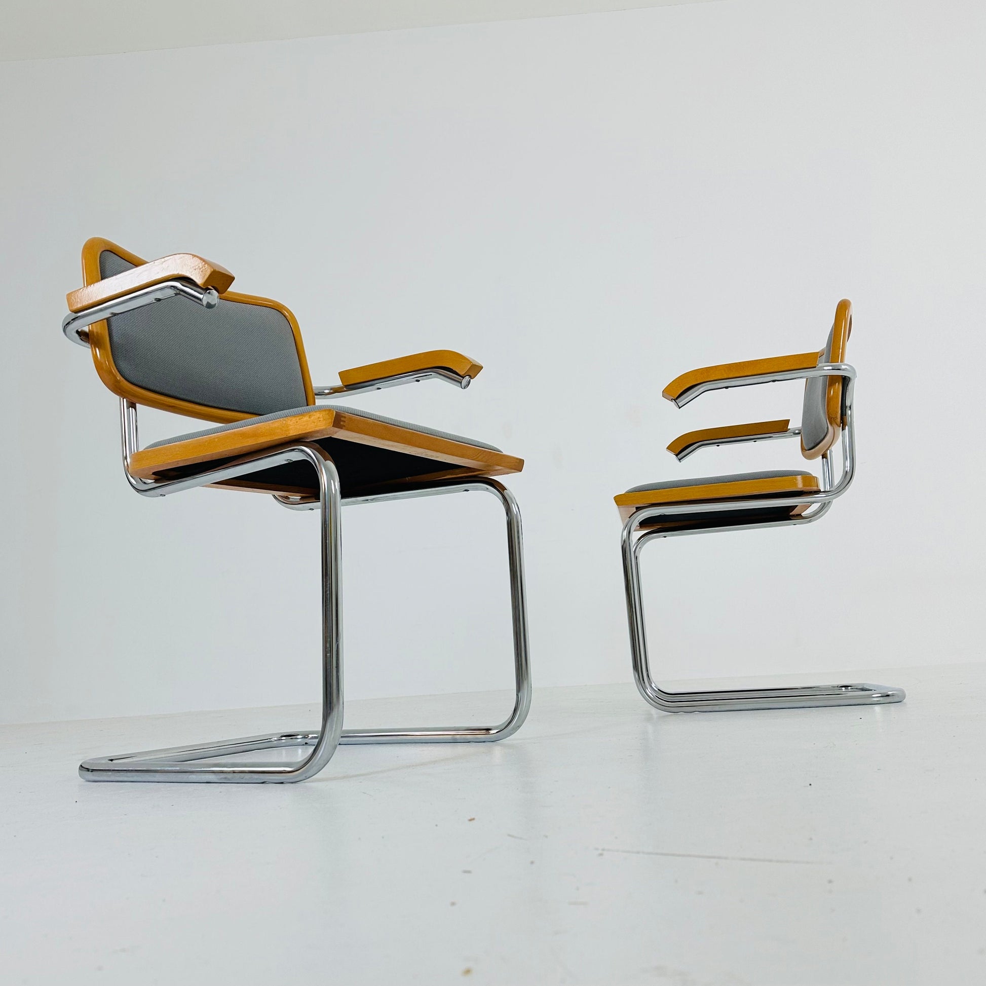 Mid century B32 Cesca armchair by Marcel Breuer upholstered , bauhaus design for Bene Italy 1980s