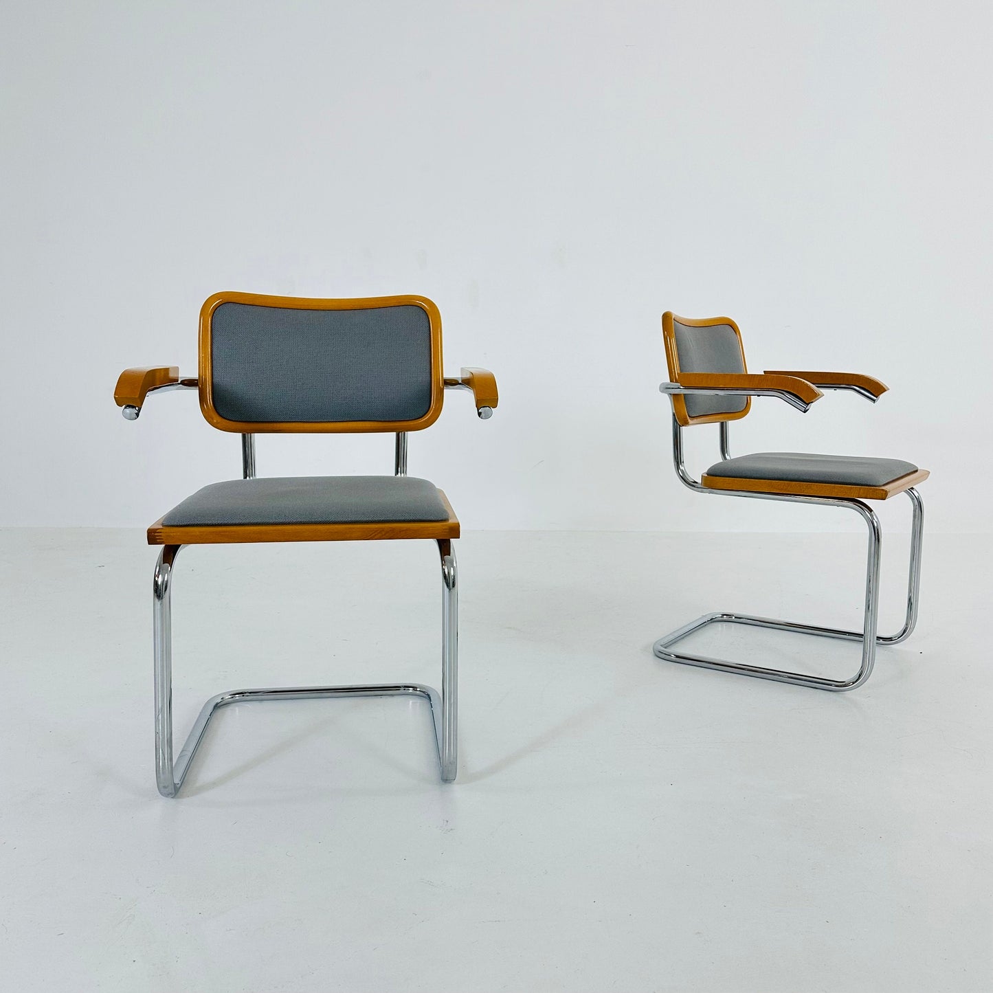 Mid century B32 Cesca armchair by Marcel Breuer upholstered , bauhaus design for Bene Italy 1980s