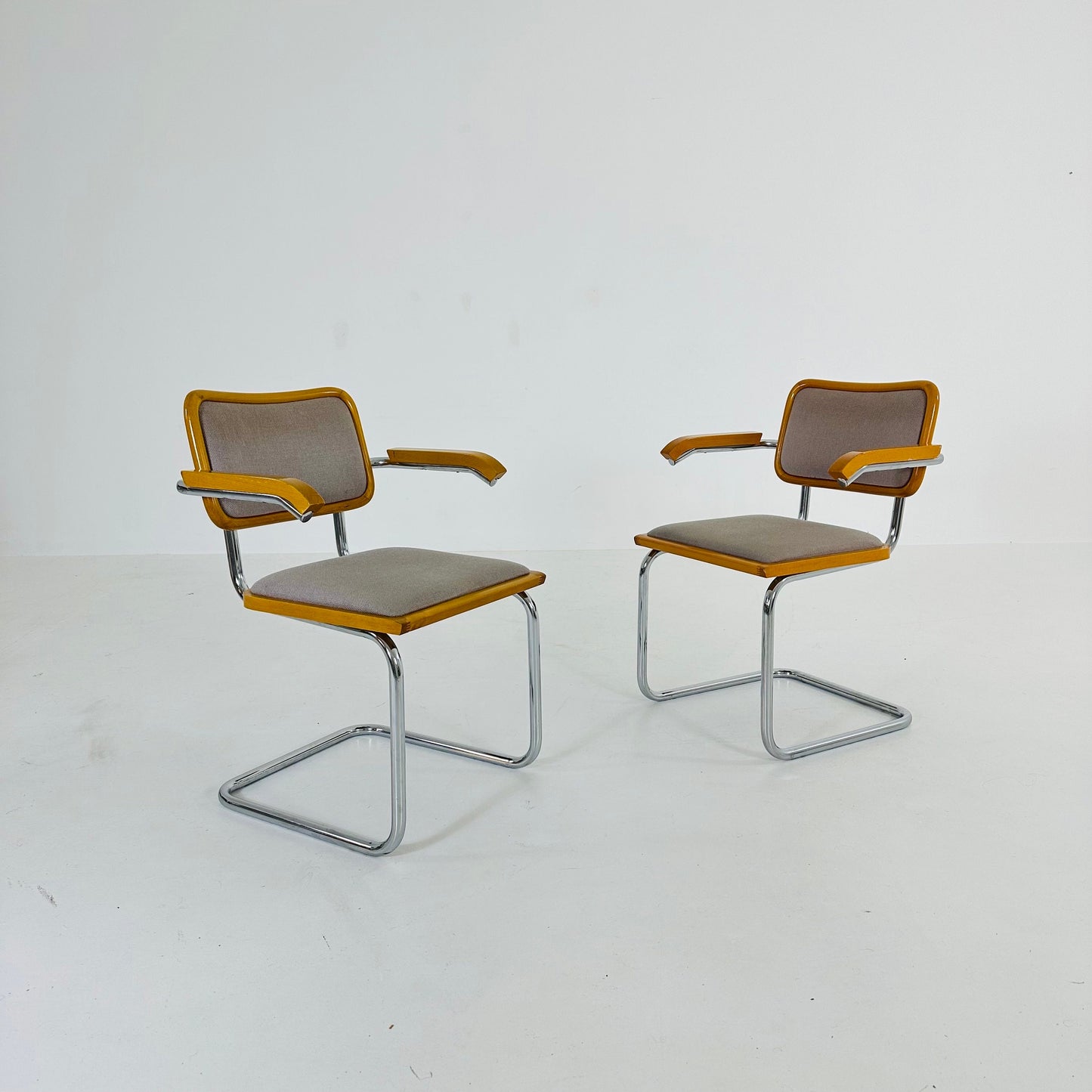 Mid century B32 Cesca armchair by Marcel Breuer upholstered , bauhaus design for Bene Italy 1980s