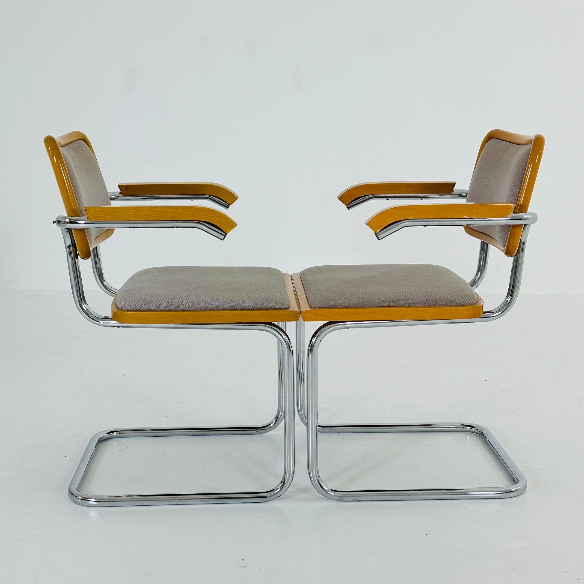 Mid century B32 Cesca armchair by Marcel Breuer upholstered , bauhaus design for Bene Italy 1980s