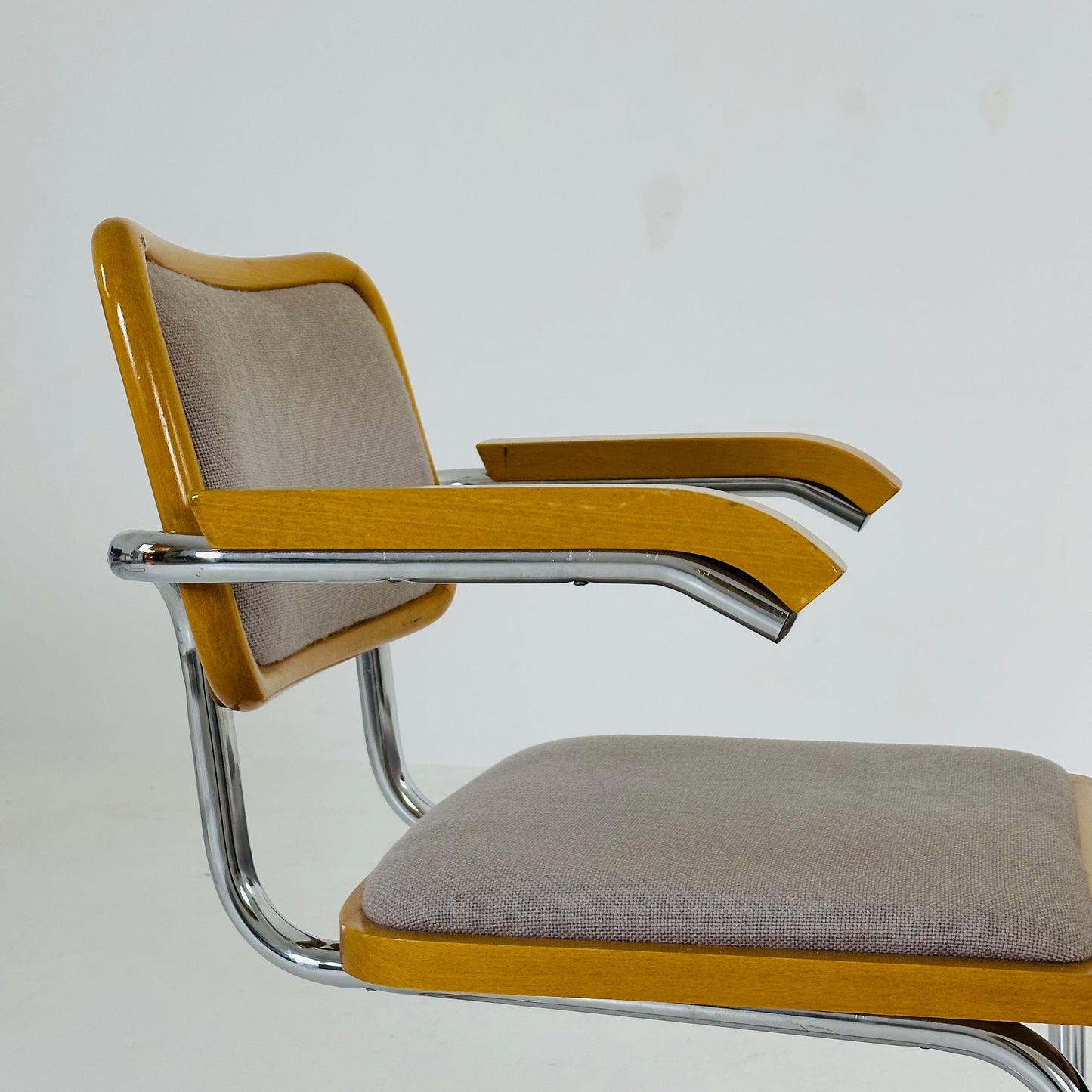 Mid century B32 Cesca armchair by Marcel Breuer upholstered , bauhaus design for Bene Italy 1980s