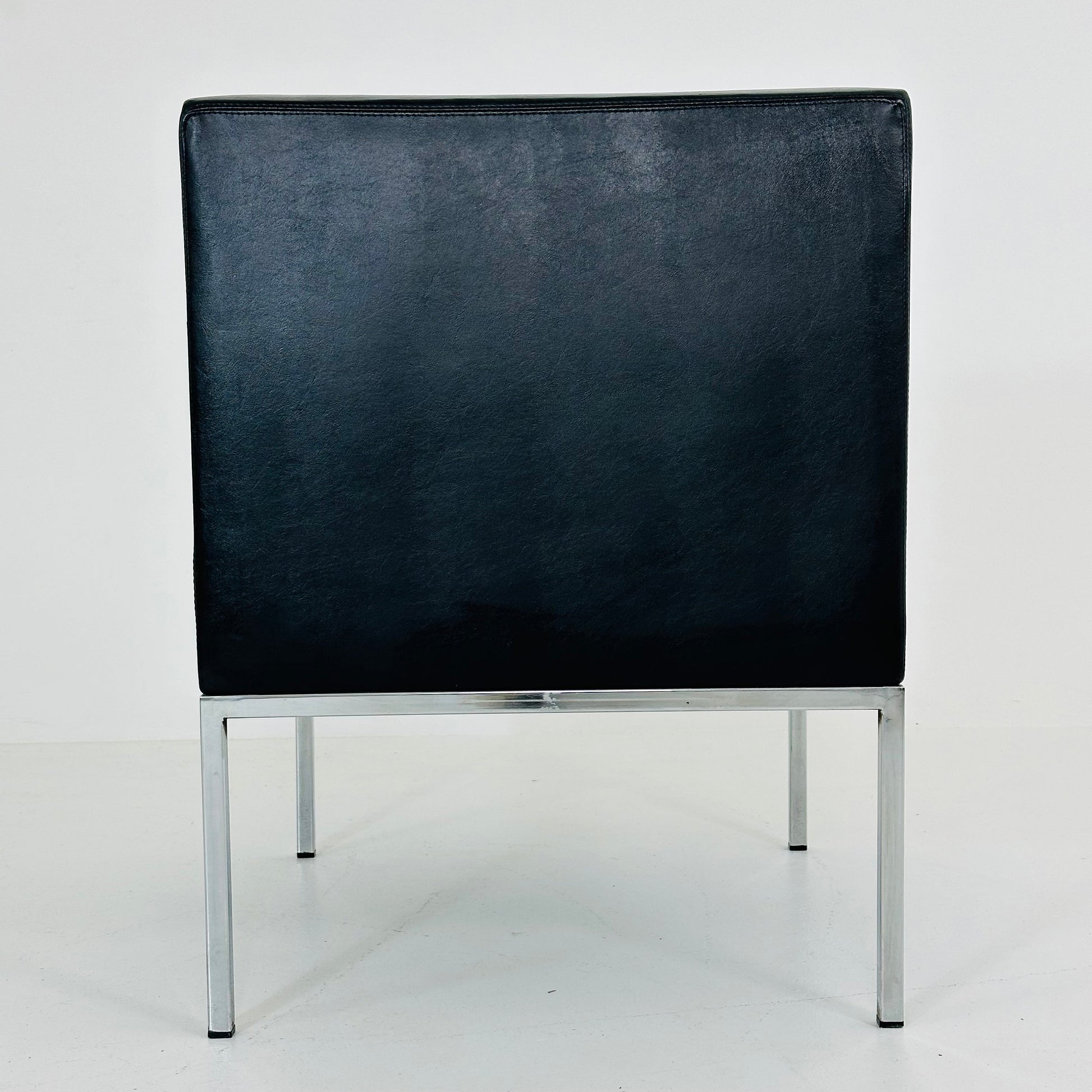 Thonet ,Bauhaus black leather lounge chair 1980s