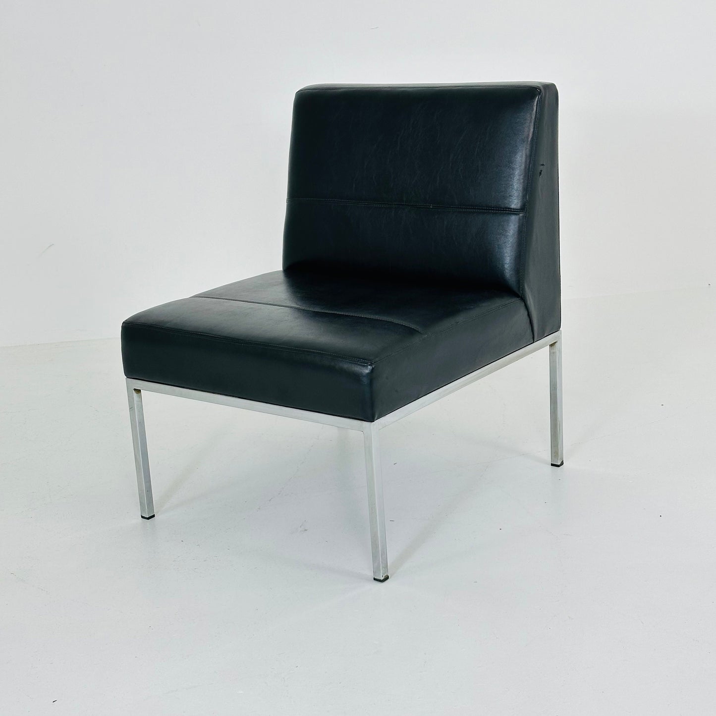Thonet ,Bauhaus black leather lounge chair 1980s