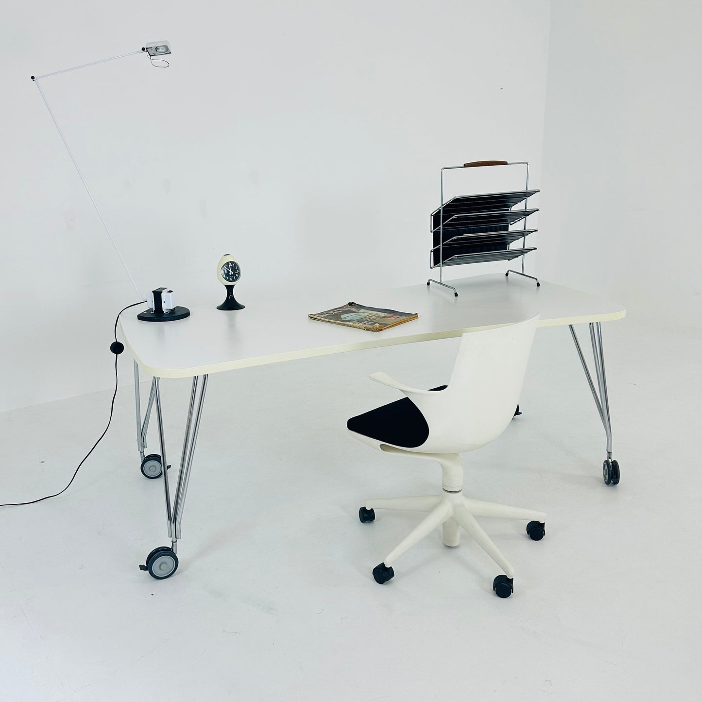 Max white desk designer by Ferruccio Laviani for Kartell Italy 1990s