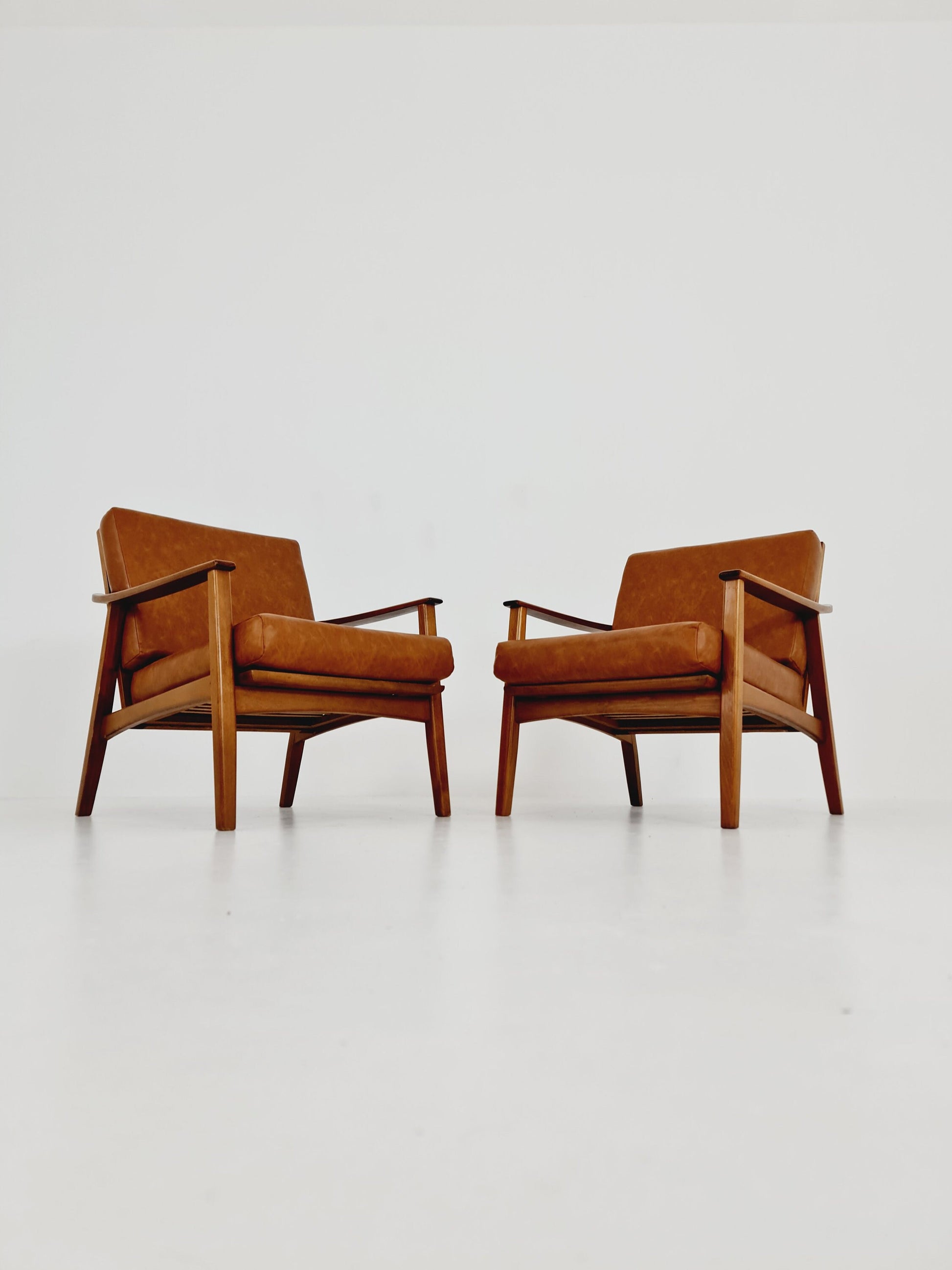 Mid-century pair of German lounge armchair, 1960s