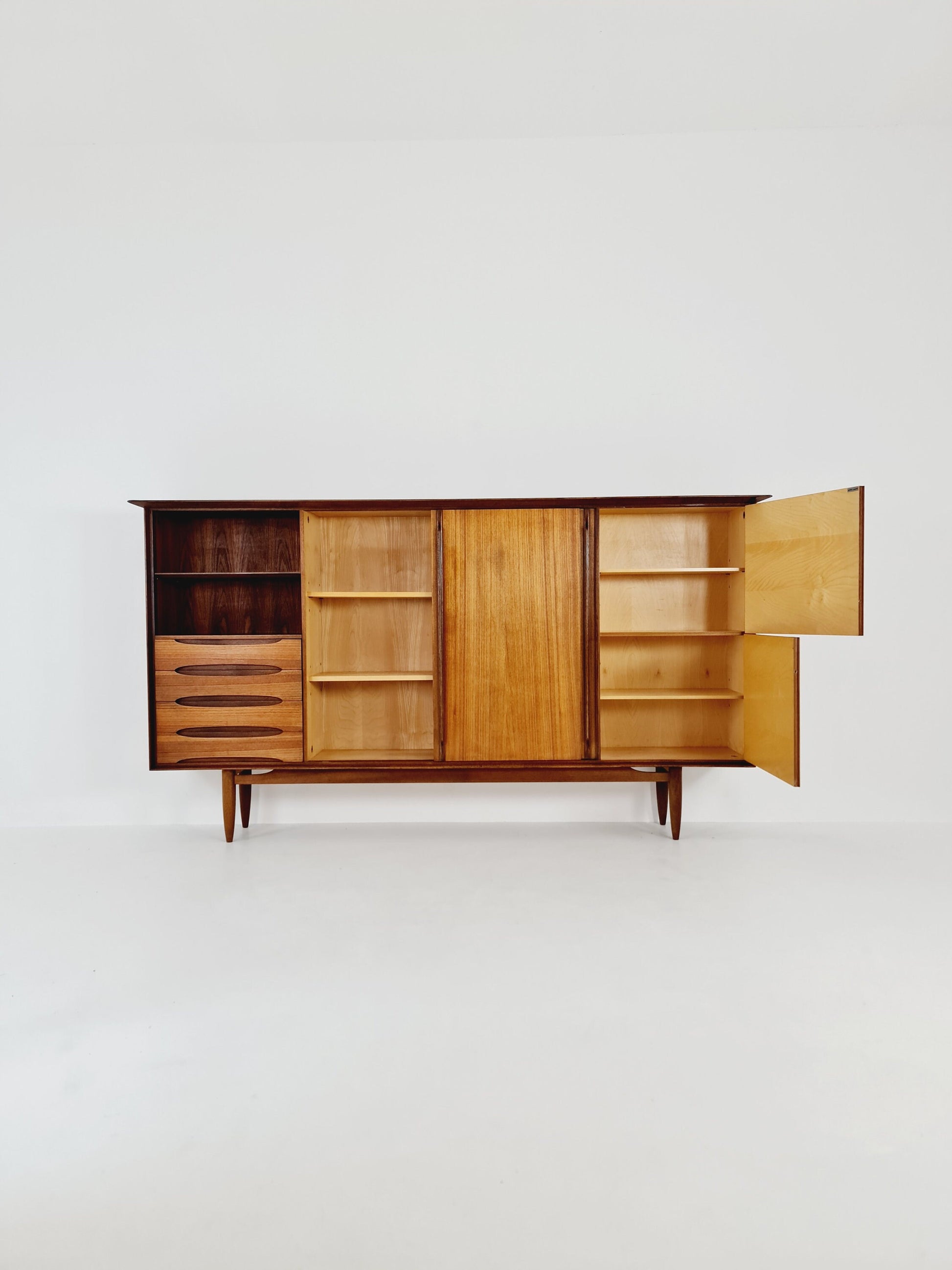 Grandeur Mid-Century German vintage highboard, Sideboard by Ernst Dieter Hilker for Omnia, 1960s