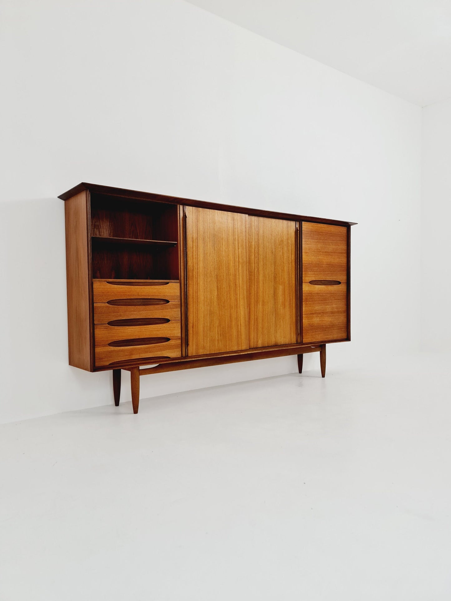 Grandeur Mid-Century German vintage highboard, Sideboard by Ernst Dieter Hilker for Omnia, 1960s