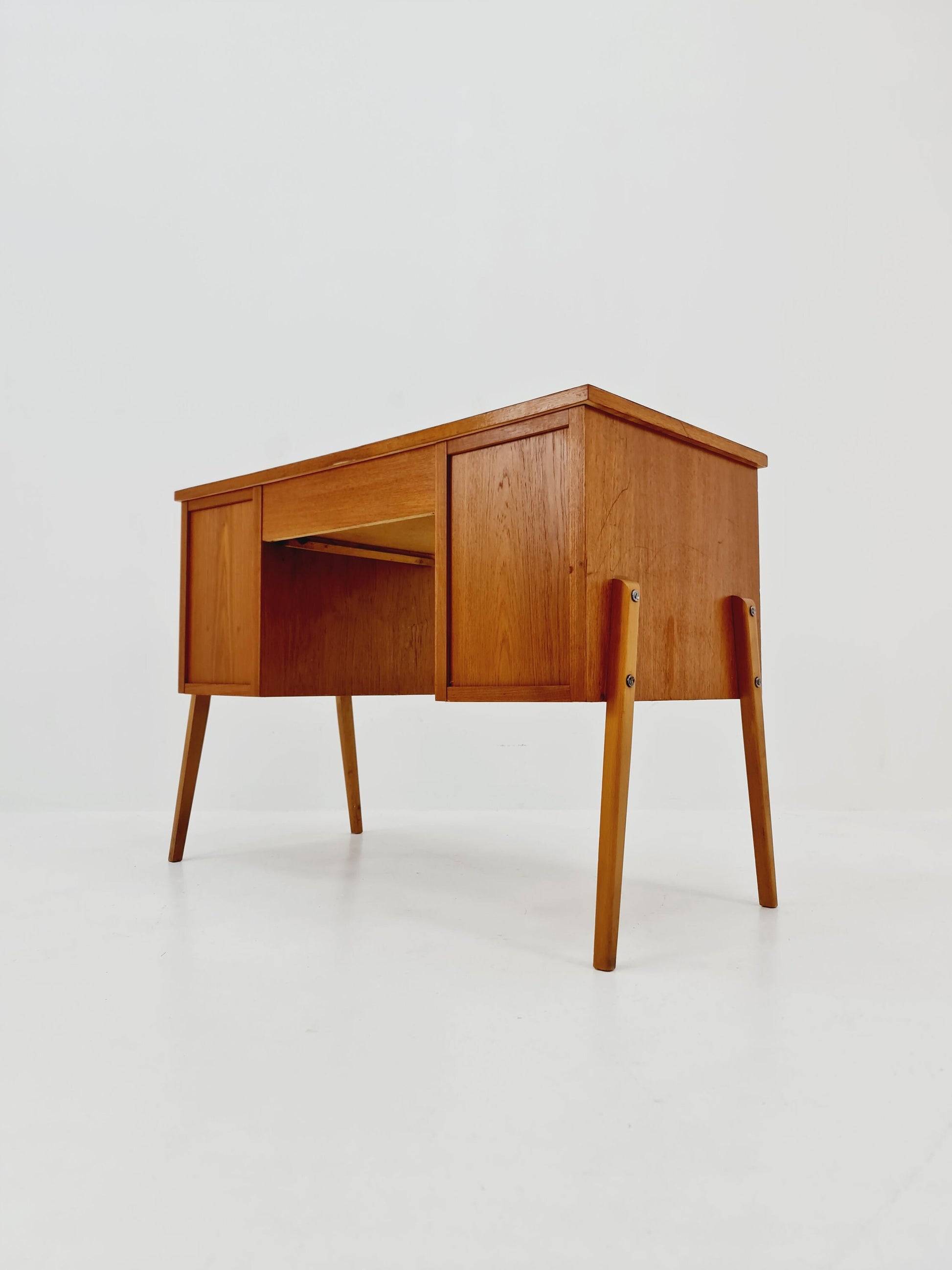 Midcentury danish Scandinavian Desk in teak, 1960s