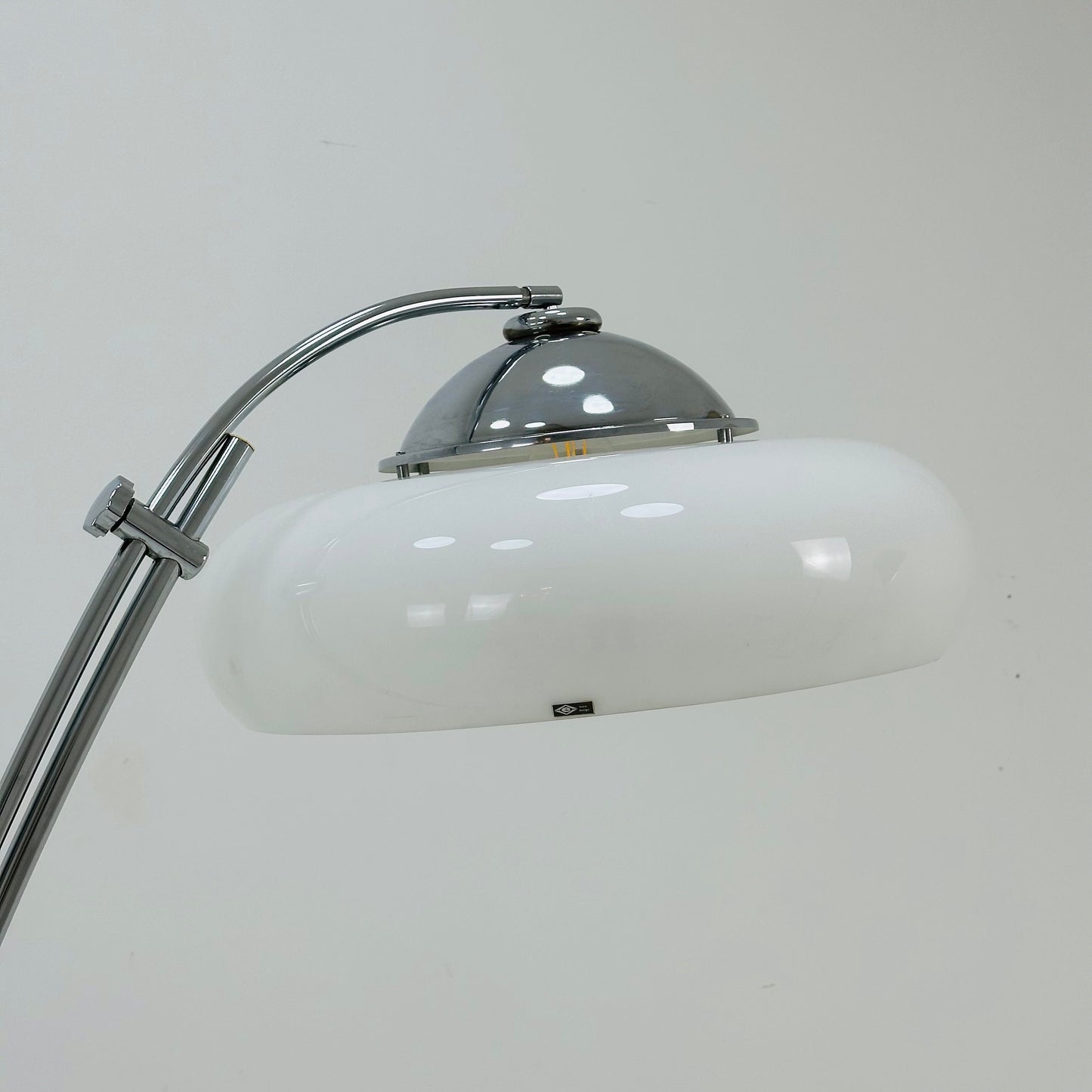 Spaceage Reggiani bow floor lamp with marble base by Euro design 1980s