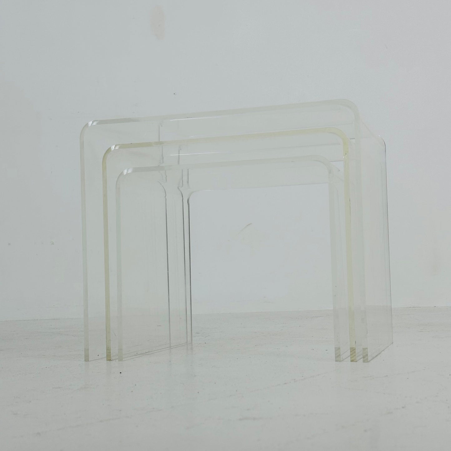 Mid-Century nesting tables made of acrylic glass, Italy, 1970s, set of 3