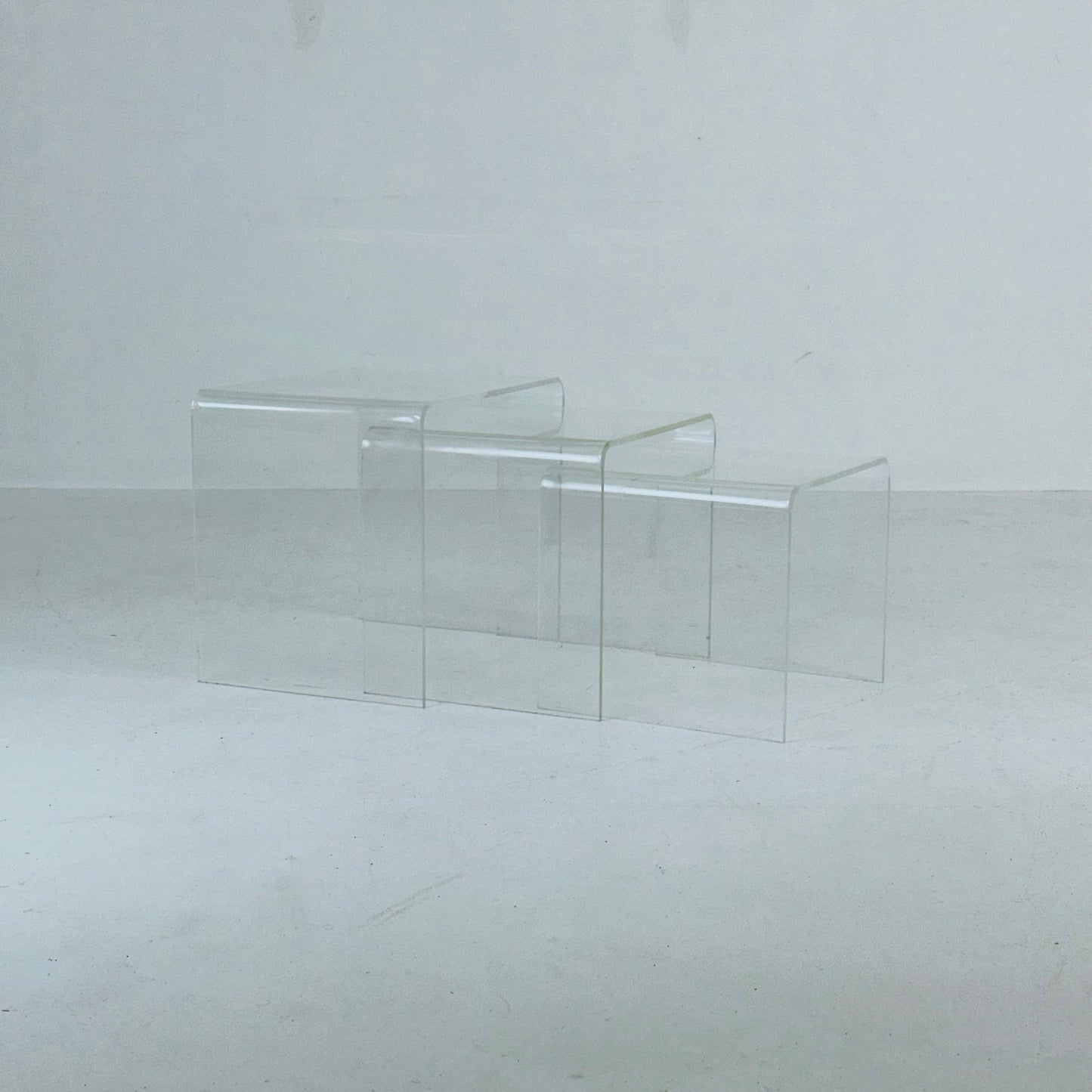 Mid-Century nesting tables made of acrylic glass, Italy, 1970s, set of 3