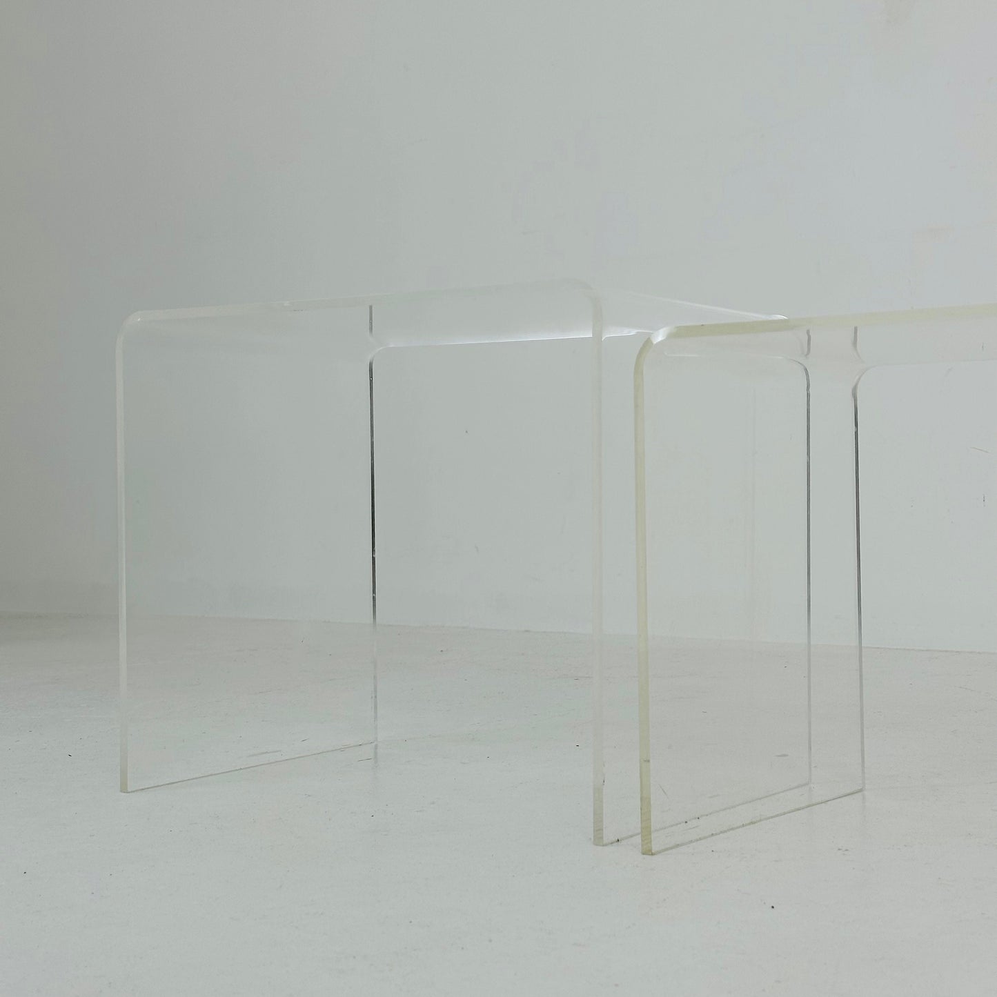 Mid-Century nesting tables made of acrylic glass, Italy, 1970s, set of 3