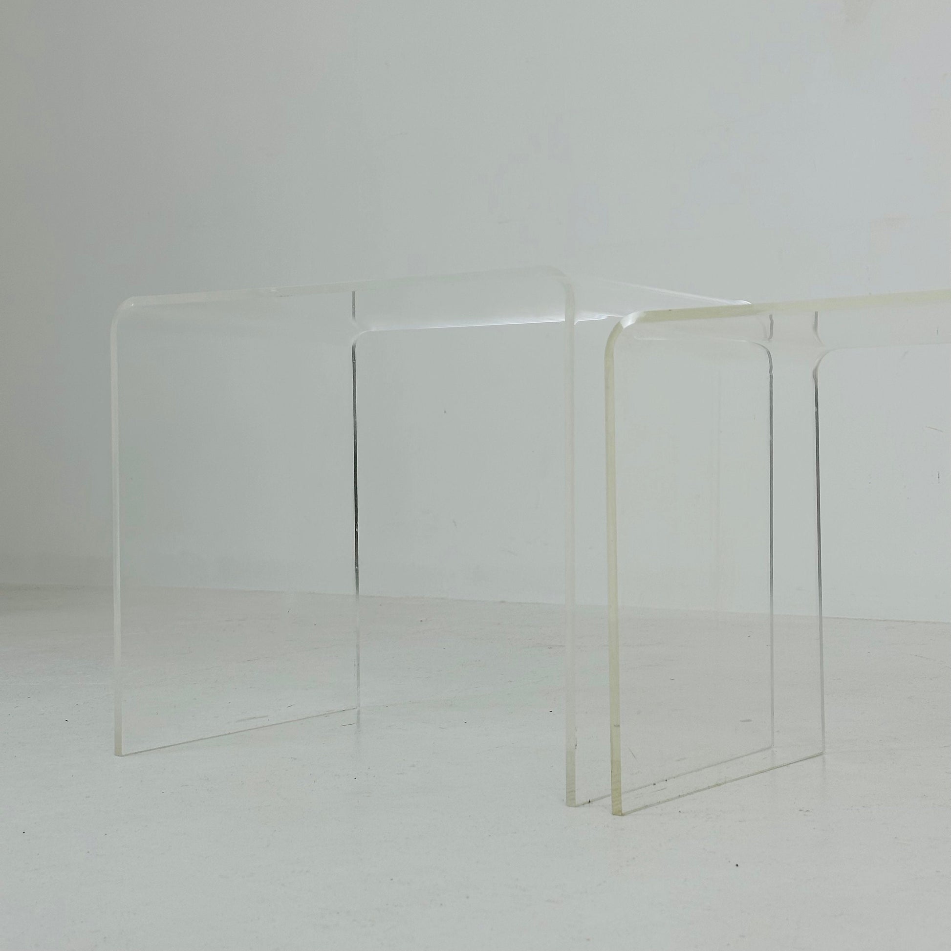 Mid-Century nesting tables made of acrylic glass, Italy, 1970s, set of 3