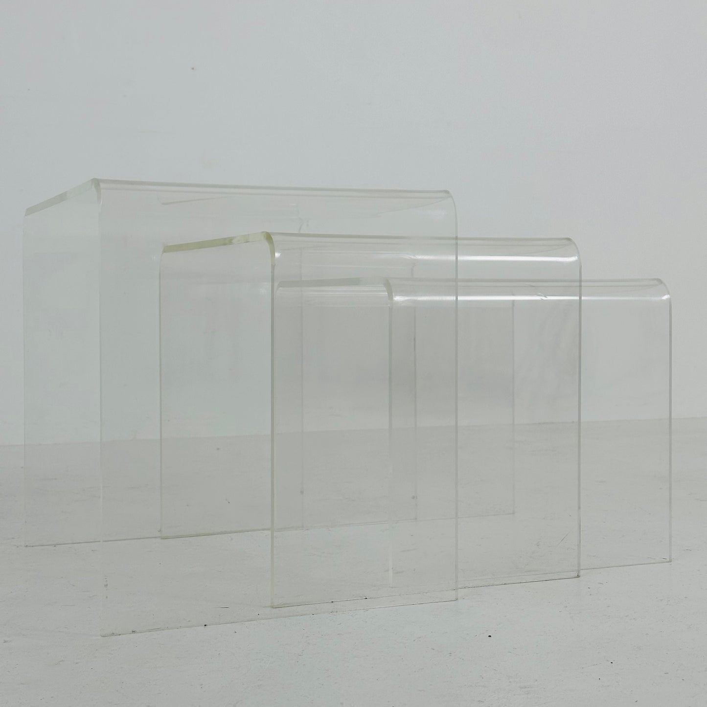 Mid-Century nesting tables made of acrylic glass, Italy, 1970s, set of 3