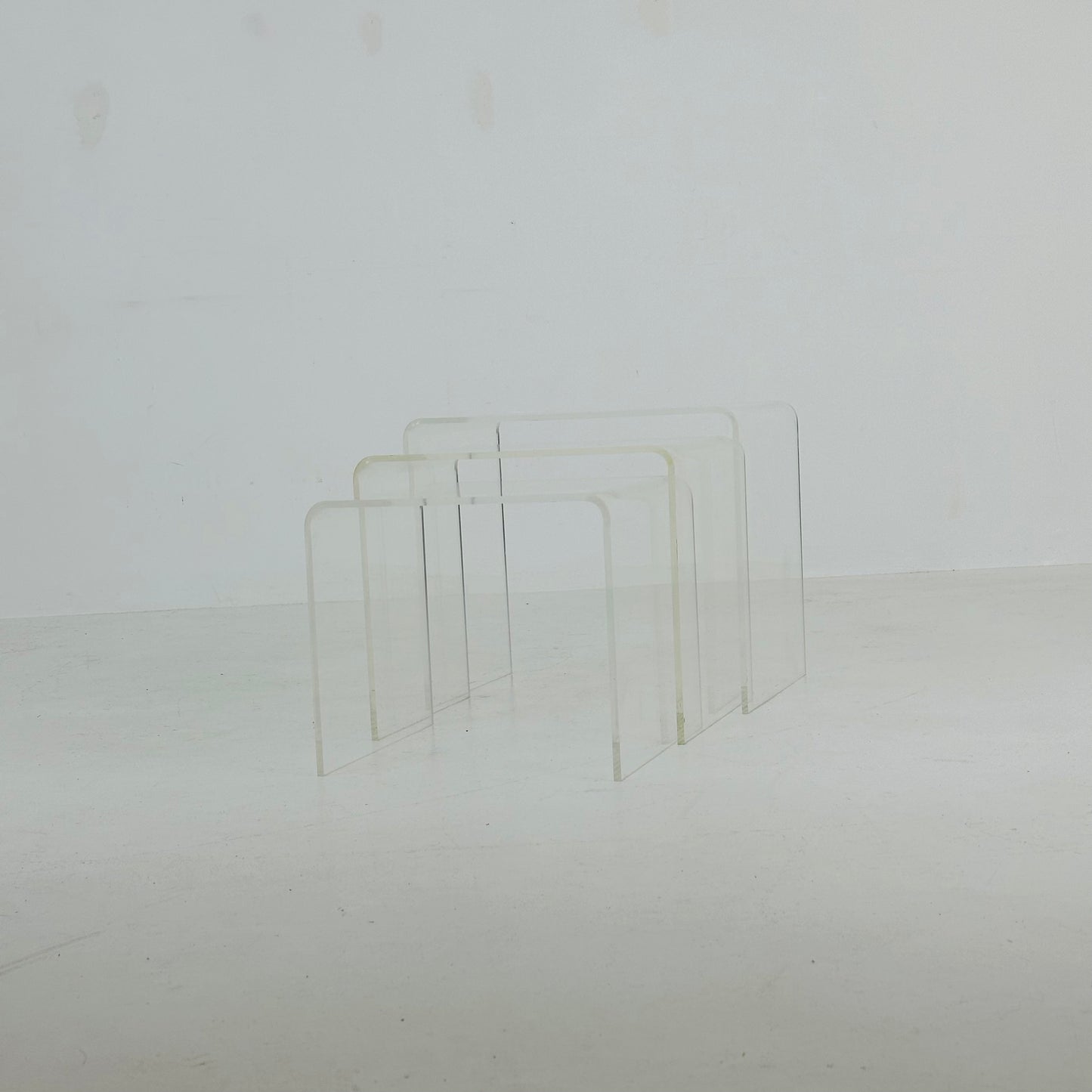 Mid-Century nesting tables made of acrylic glass, Italy, 1970s, set of 3