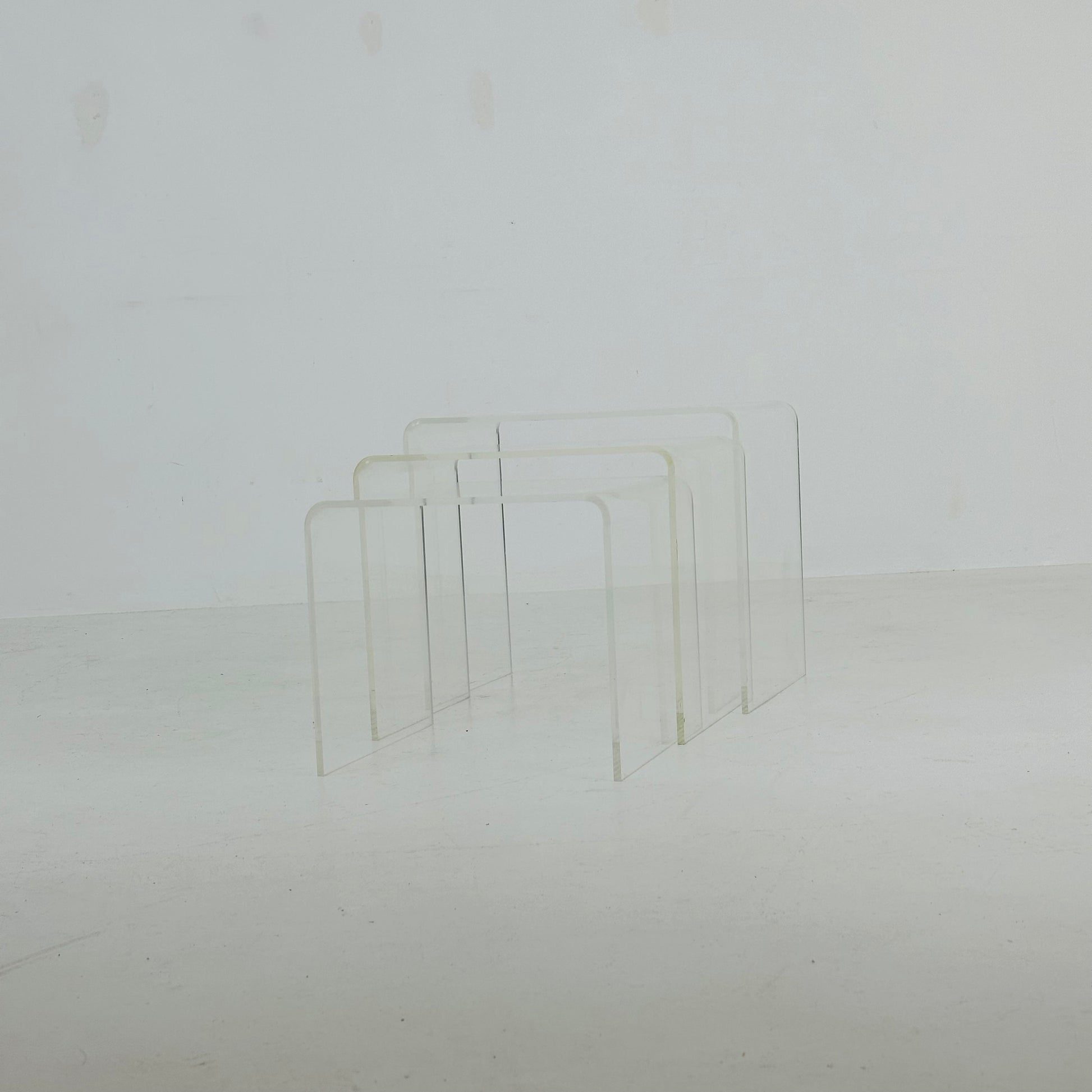 Mid-Century nesting tables made of acrylic glass, Italy, 1970s, set of 3