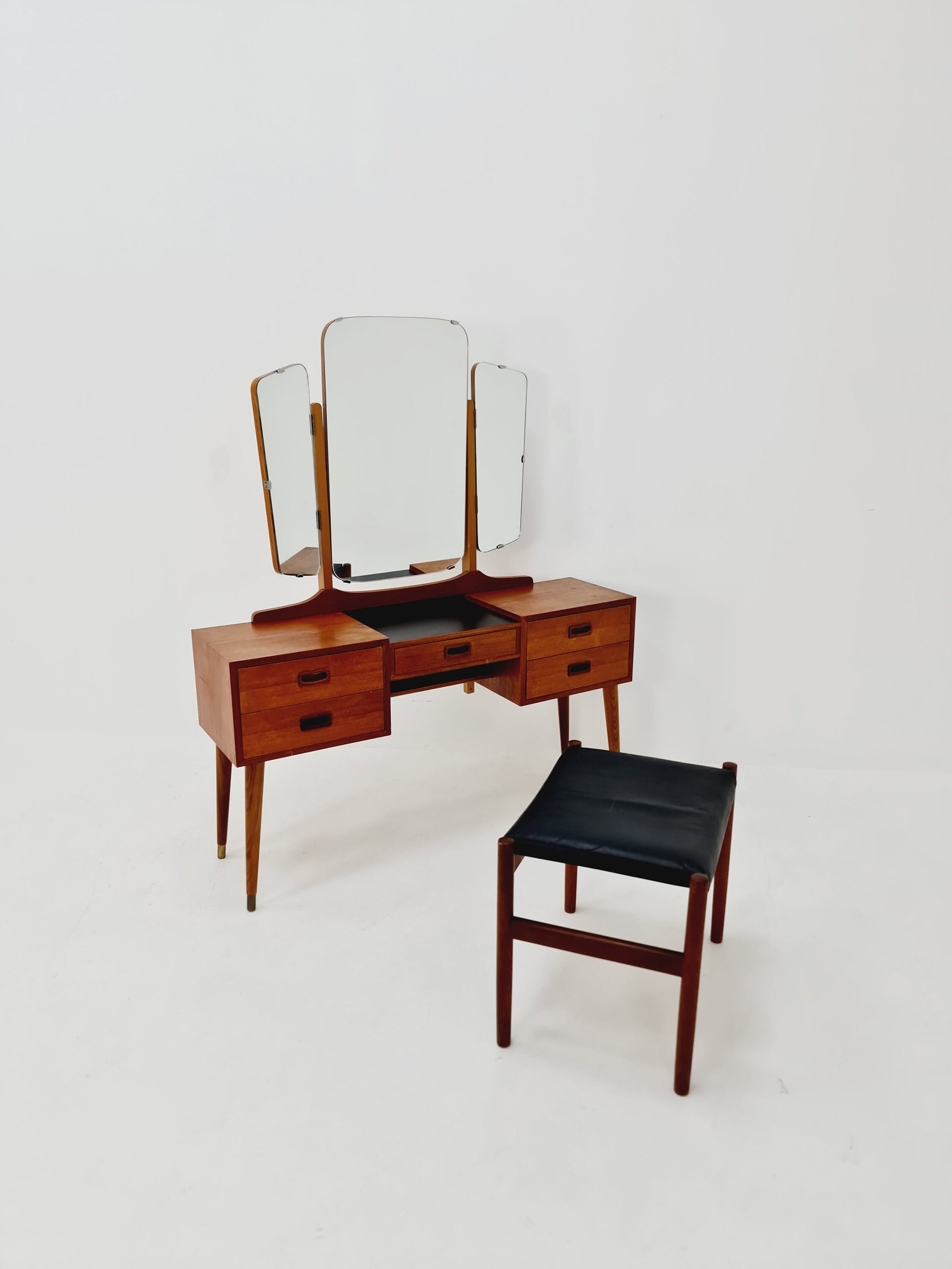 Mid Century Modern Danish Teak vanity table with stool make up table by Fröseke for AB nybrofabriken, 1960s