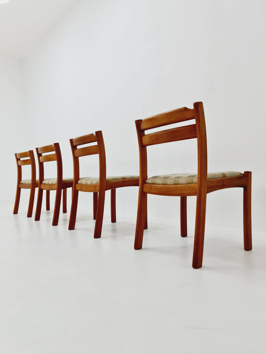 Mid Century Danish solid teak dining Chairs by Dyrlund, 1960s