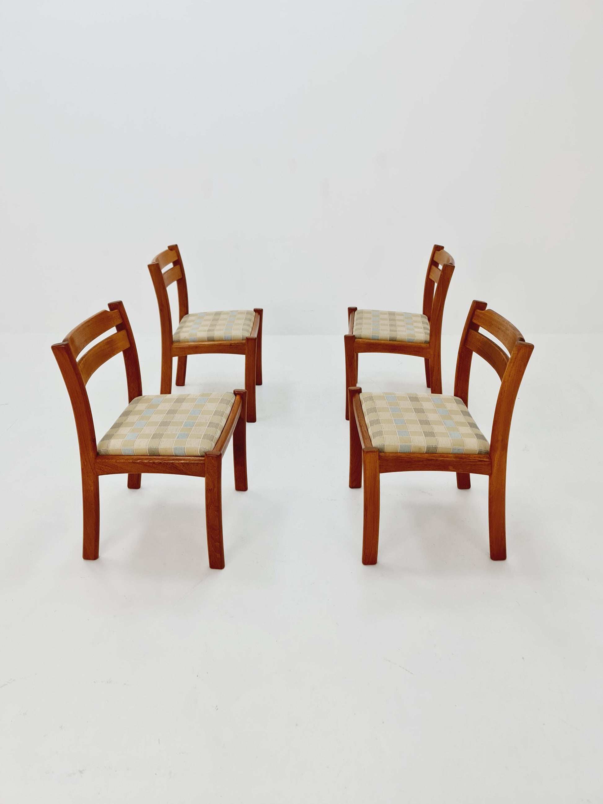 Mid Century Danish solid teak dining Chairs by Dyrlund, 1960s