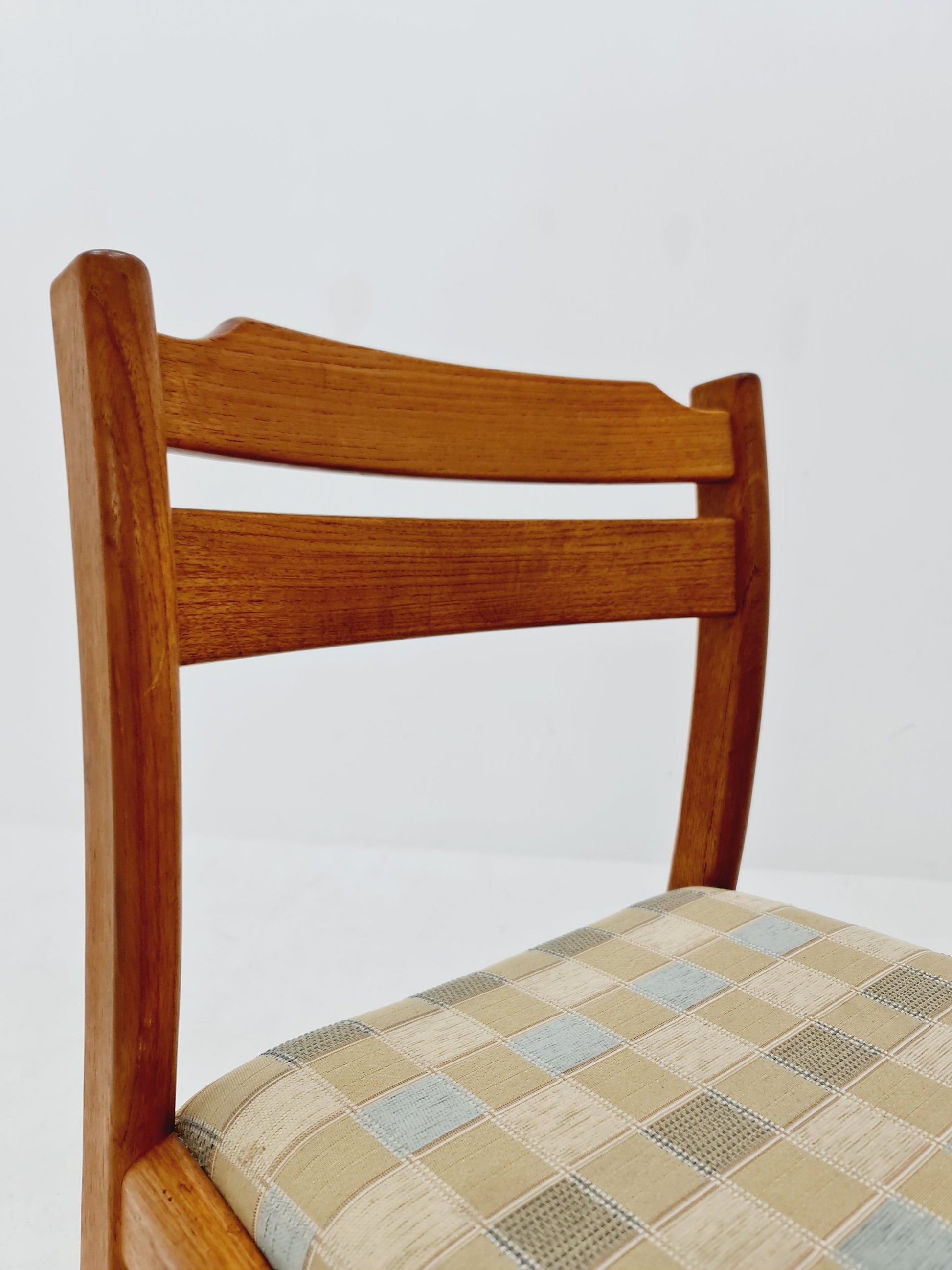 Mid Century Danish solid teak dining Chairs by Dyrlund, 1960s