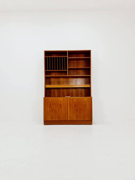 Danish freestanding vintage bookshelf system/ book case teak by Omann Jun, 1960s