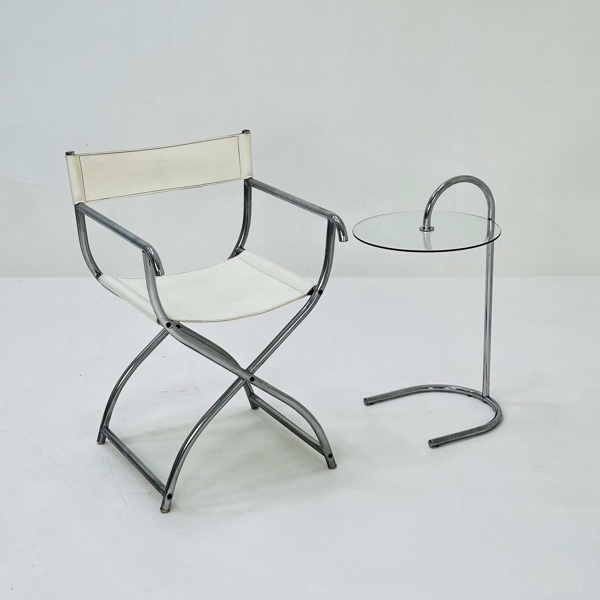 set of 2 mid -Century Modern Arrben director's chair in chrome and white leather 1980s