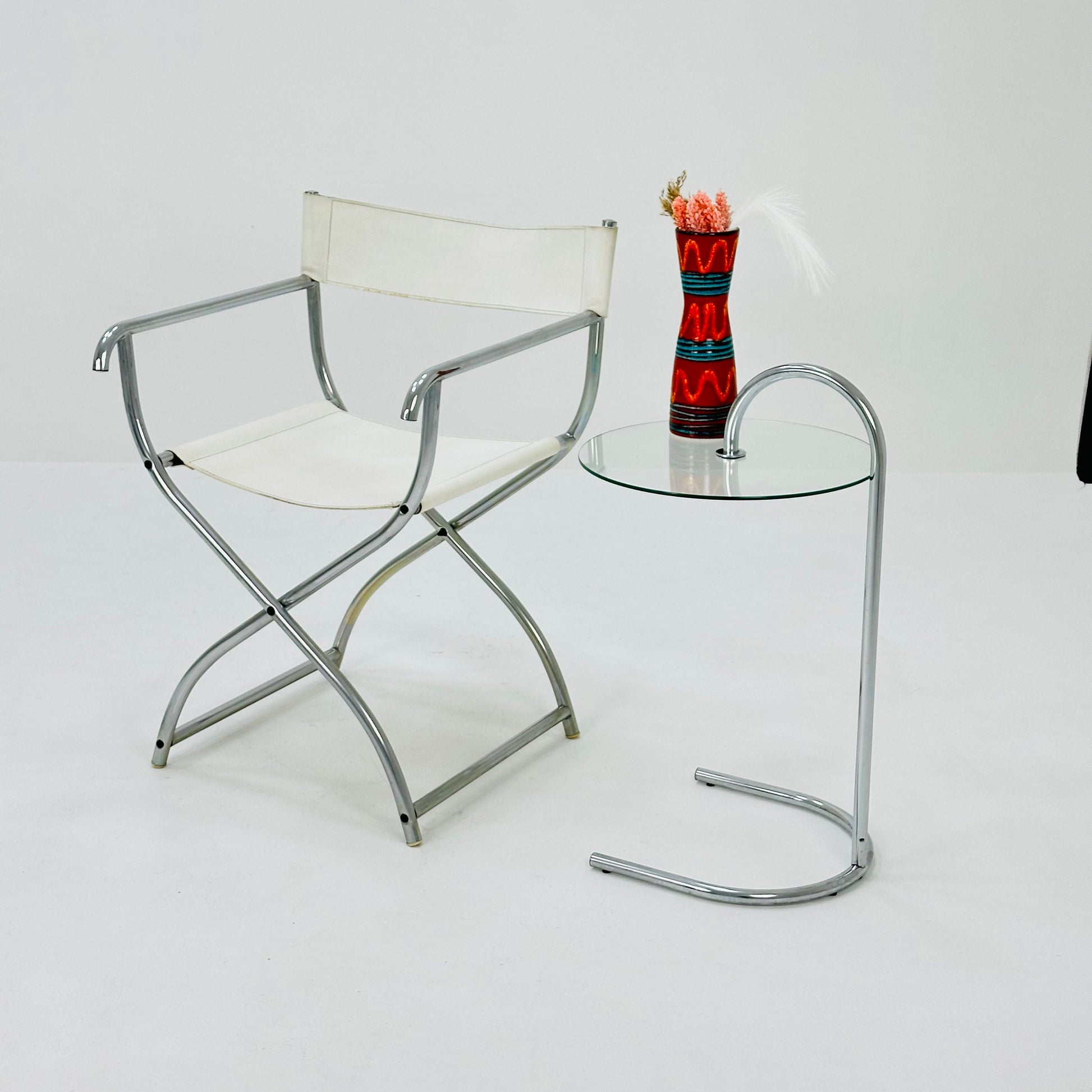 set of 2 mid -Century Modern Arrben director's chair in chrome and white leather 1980s