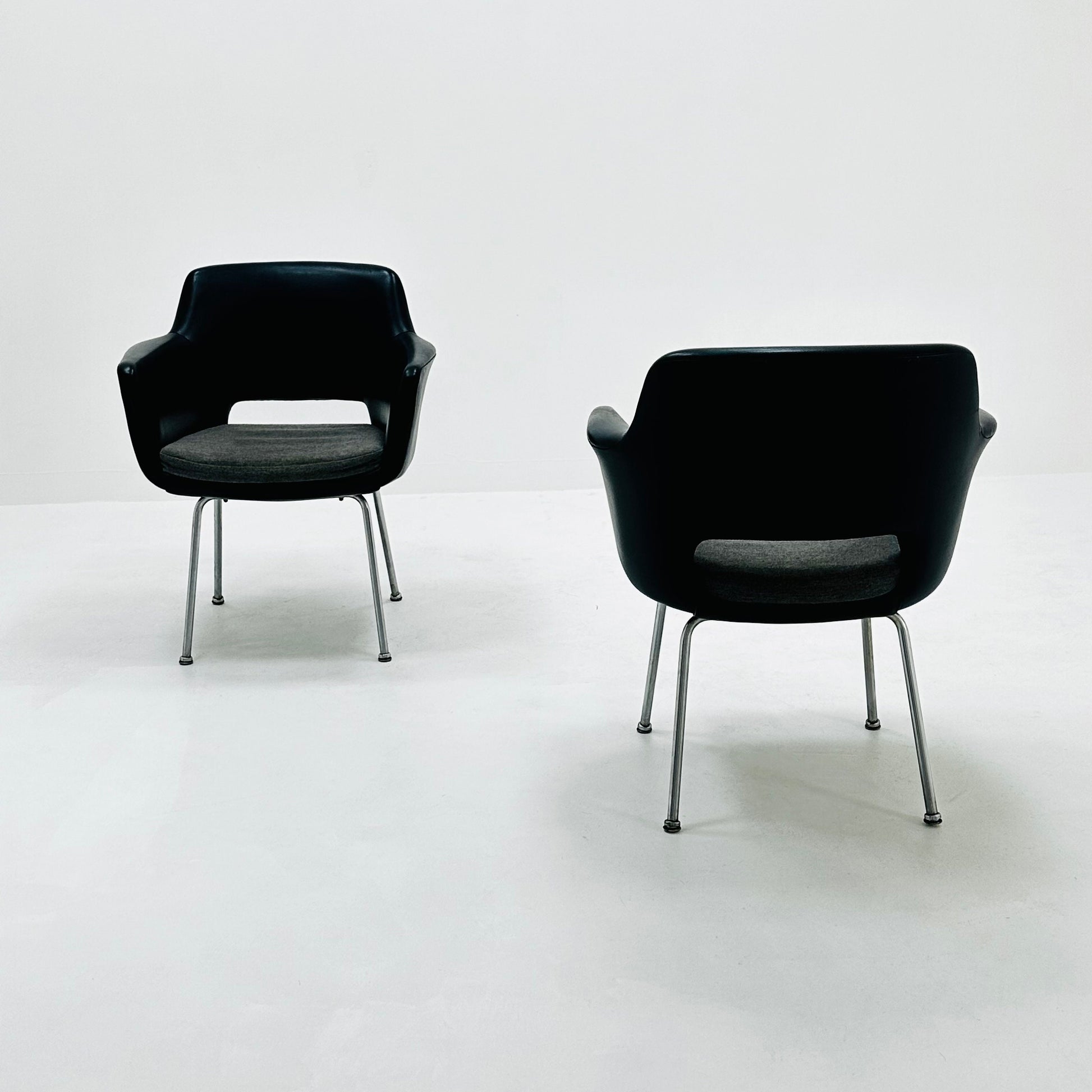 set of 2 Mid century Olli Mannermaa black Leather Kilta armchair by Eugen Schmidt & Cassina Martela 1970s