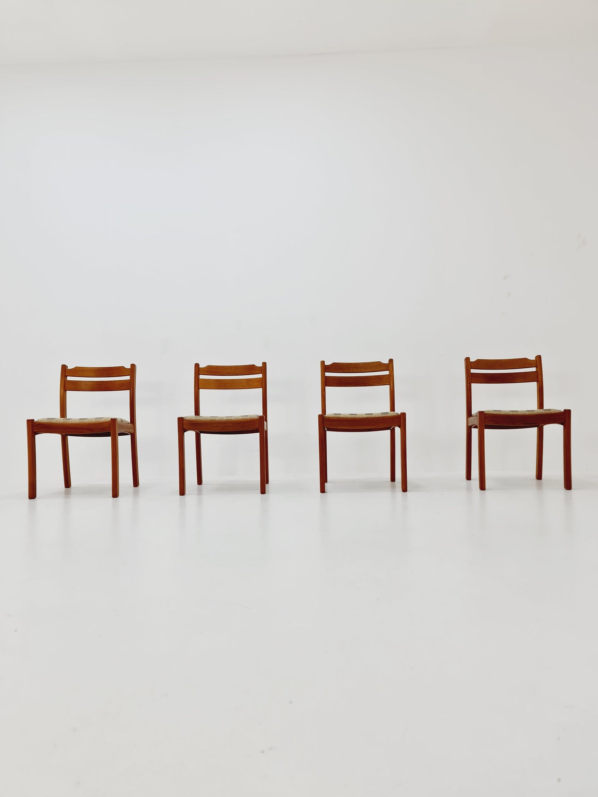 Mid Century Danish solid teak dining Chairs by Dyrlund, 1960s