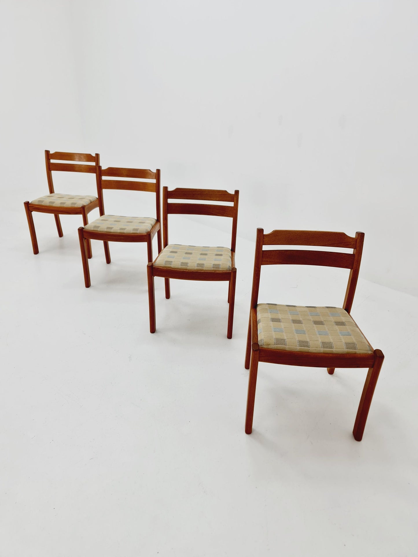 Mid Century Danish solid teak dining Chairs by Dyrlund, 1960s