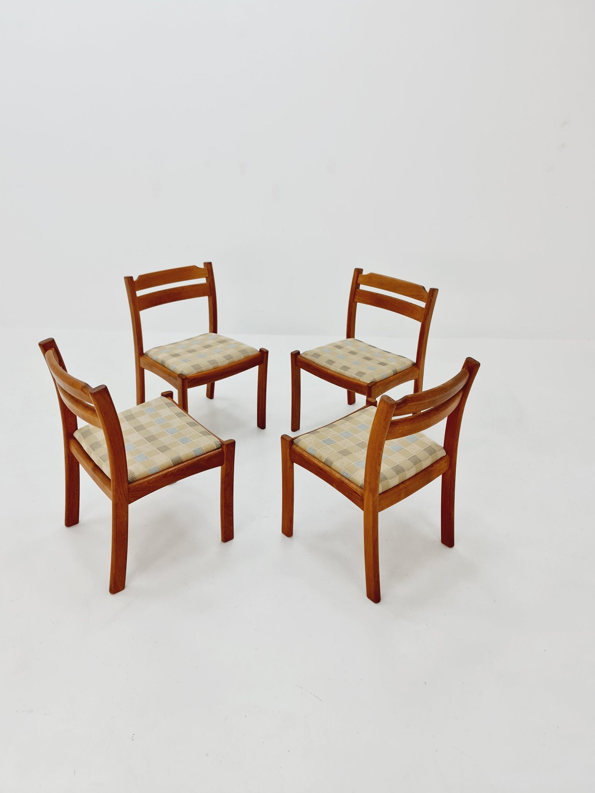 Mid Century Danish solid teak dining Chairs by Dyrlund, 1960s