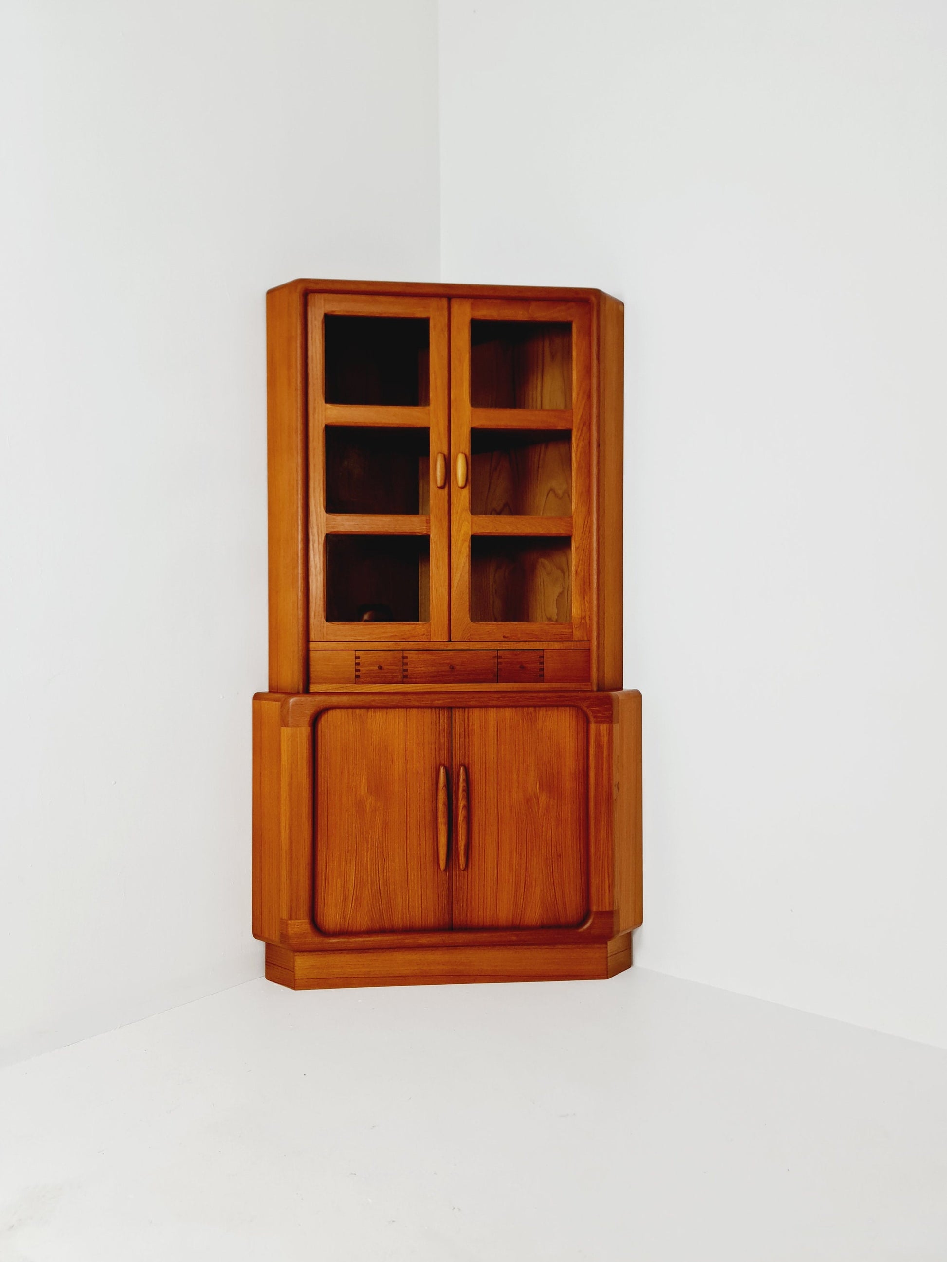 Mid Century Modern danish corner cabinet teak By Dyrlund , 1960s
