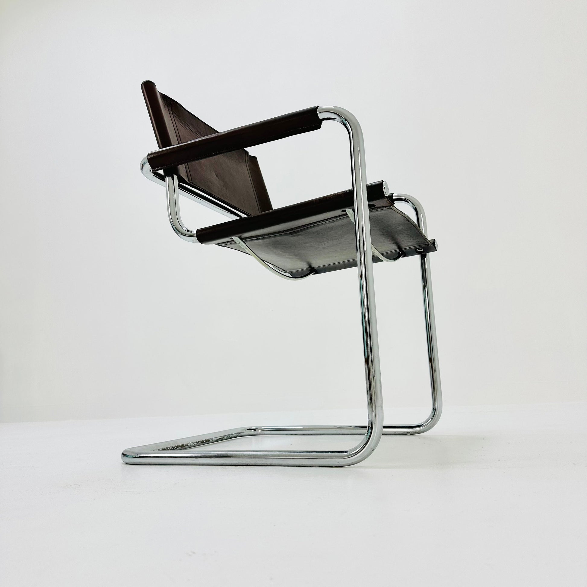 Mid century Bauhaus B34 brown leather cantilevered chair by Mart Stam for Jox Interni italy 1980s