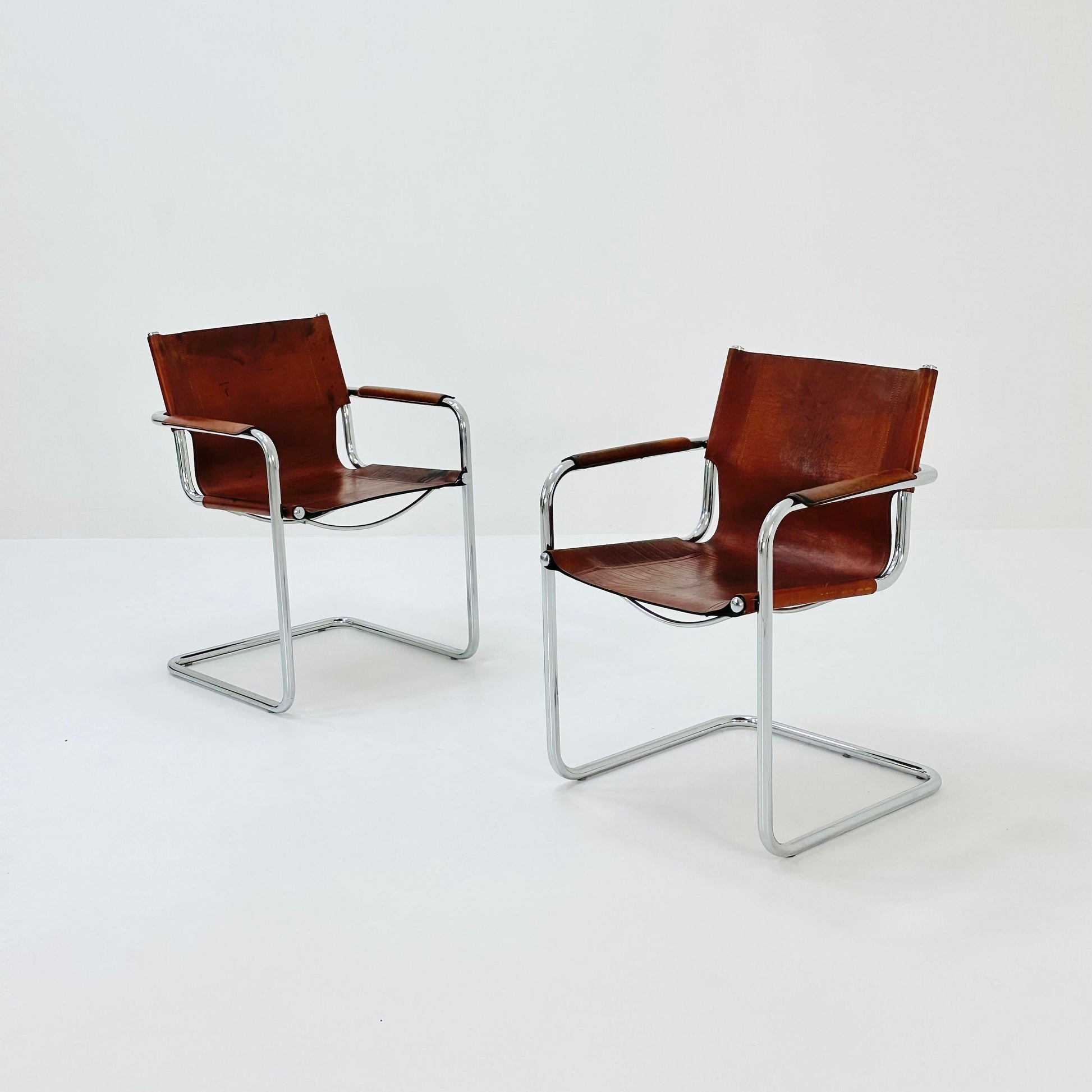 Set of 2 Bauhaus Matteo Grassi visitor chair in congac leather 1980s Italy