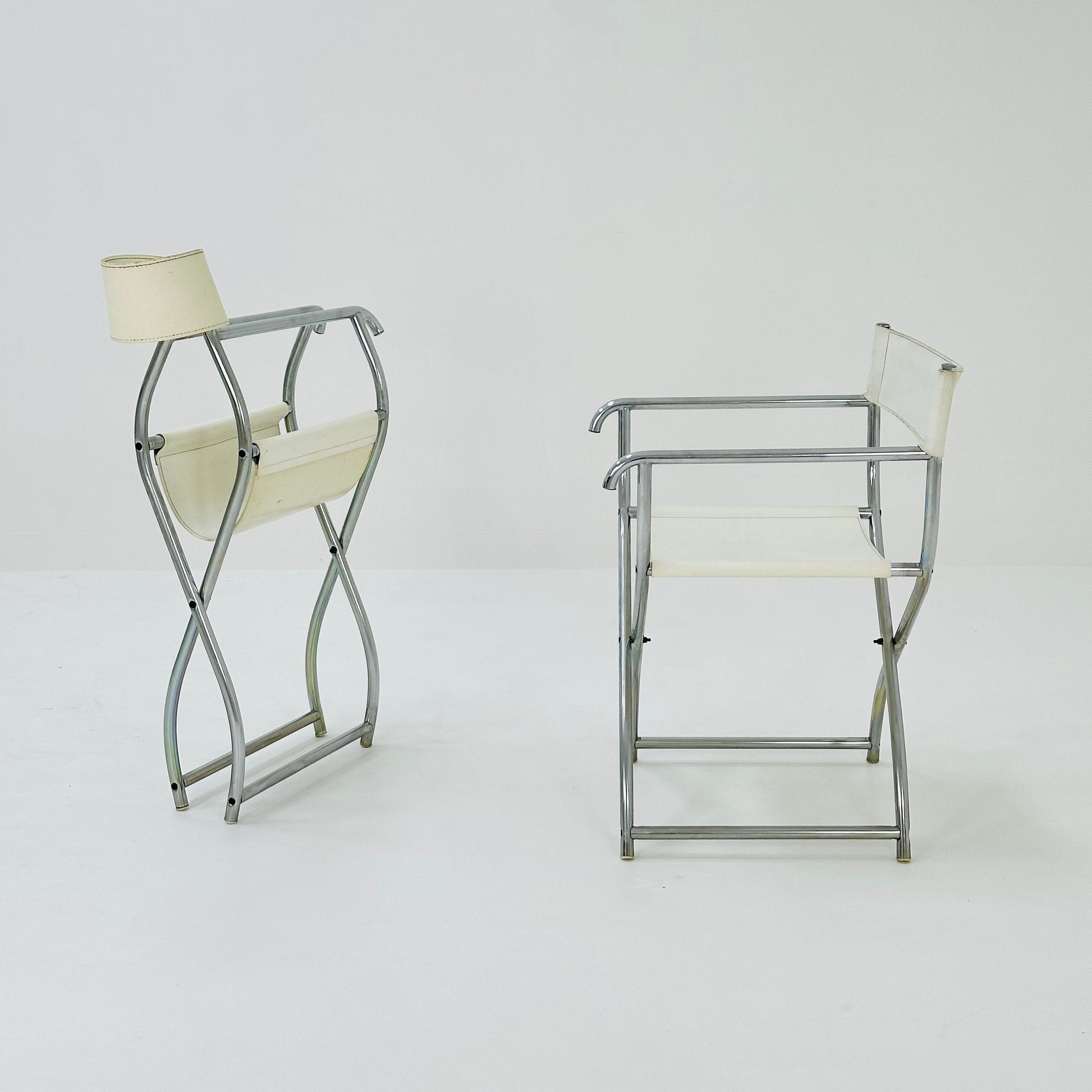 set of 2 mid -Century Modern Arrben director's chair in chrome and white leather 1980s
