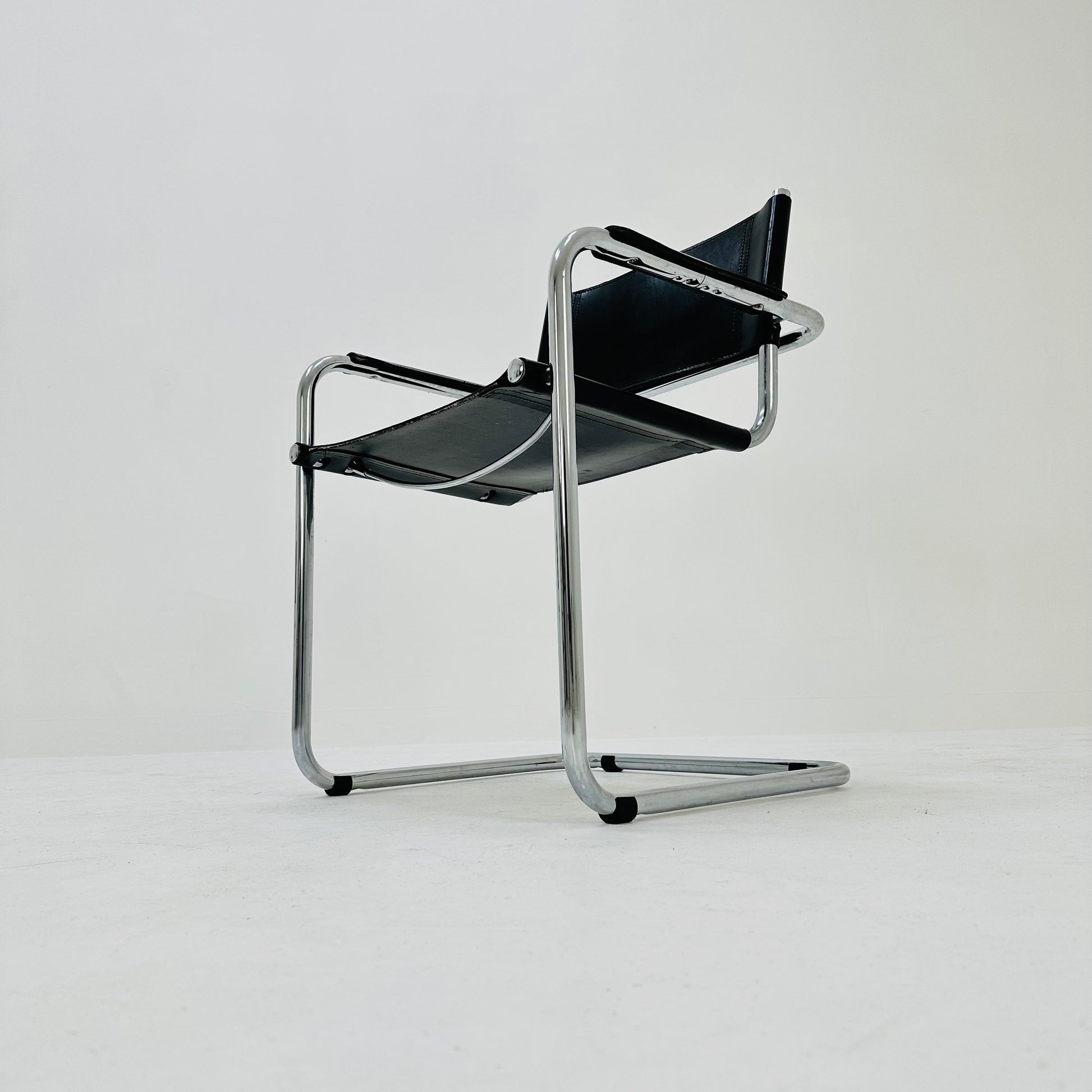 1 of 6 Mid Century iconic Mart Stam S34 armchair / Bauhaus chrome tube steel and leather / 80s vintage cantilever chair s43