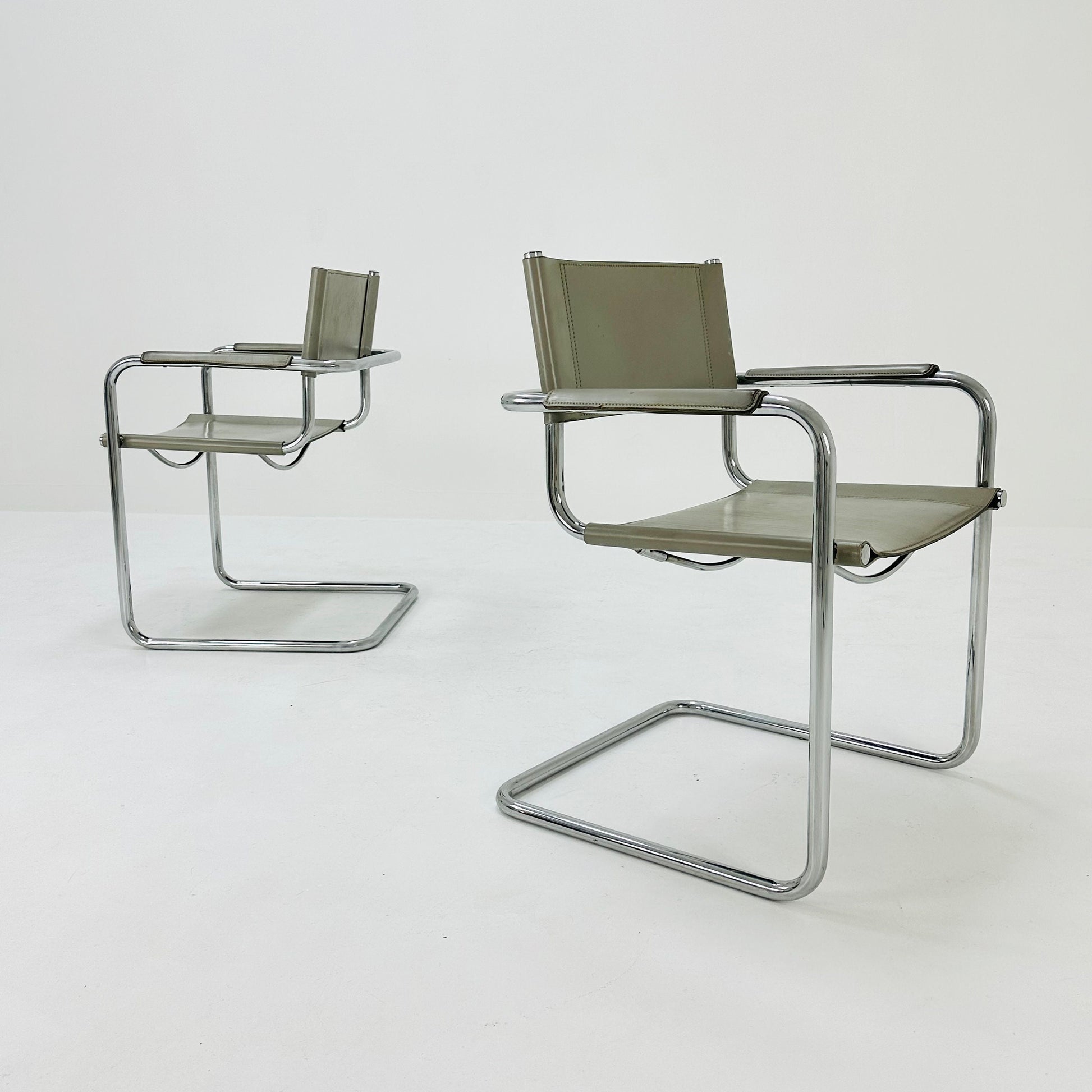 Set of 2 Bauhaus armchairs model s34 Centro Studi gray leather by Mart Stam & Marcel Breuer, 1980s