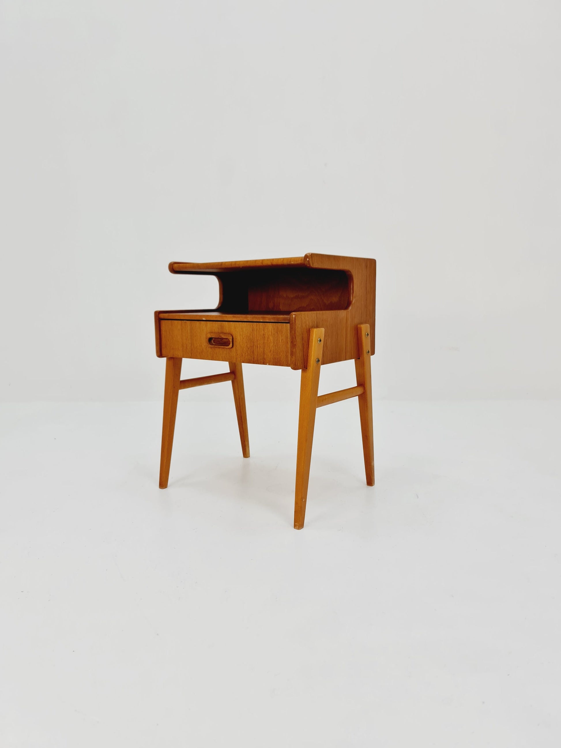 Midcentury Carlström & Co Teak Vintage Side table/ Bedside table/ Night stand straight from the sixties