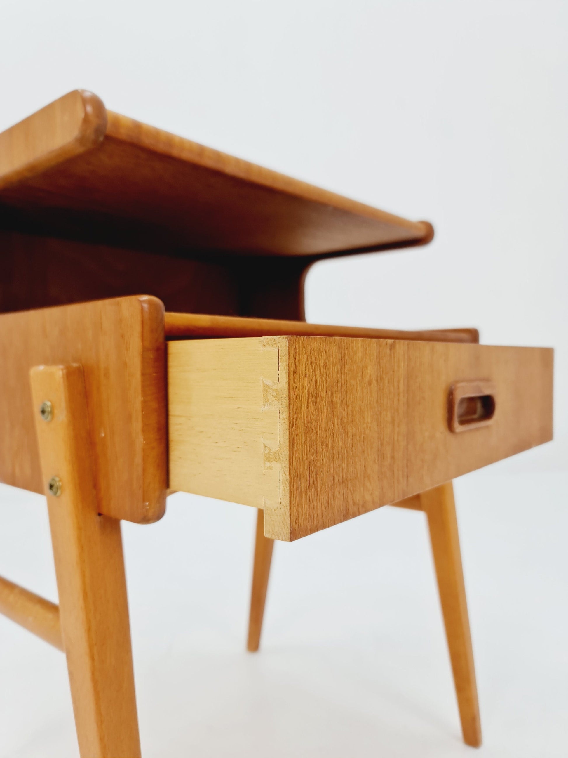 Midcentury Carlström & Co Teak Vintage Side table/ Bedside table/ Night stand straight from the sixties