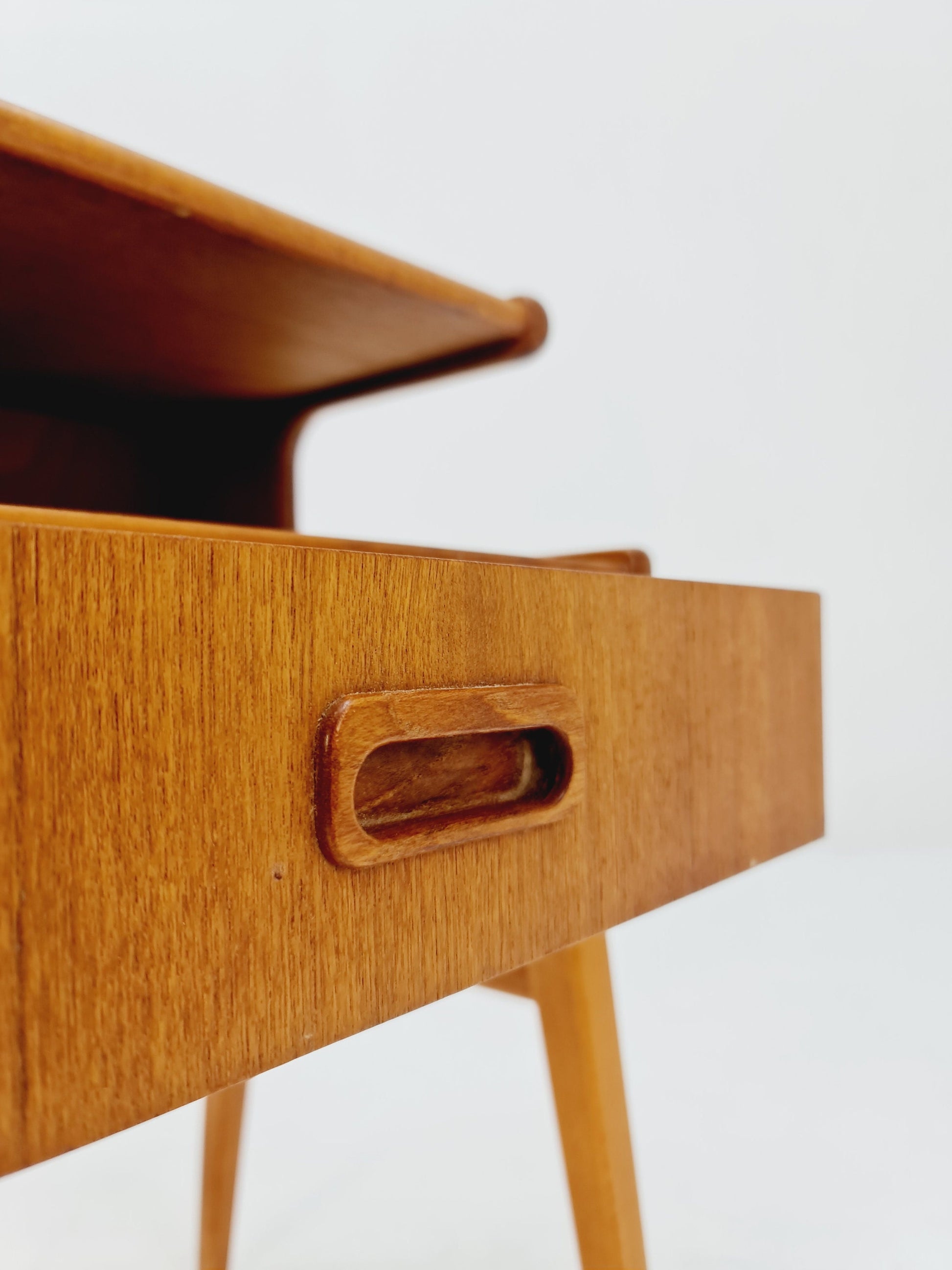 Midcentury Carlström & Co Teak Vintage Side table/ Bedside table/ Night stand straight from the sixties