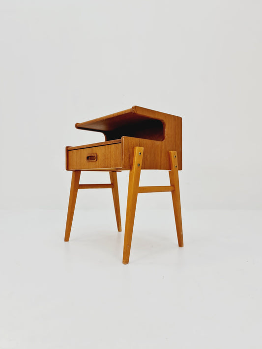 Midcentury Carlström & Co Teak Vintage Side table/ Bedside table/ Night stand straight from the sixties