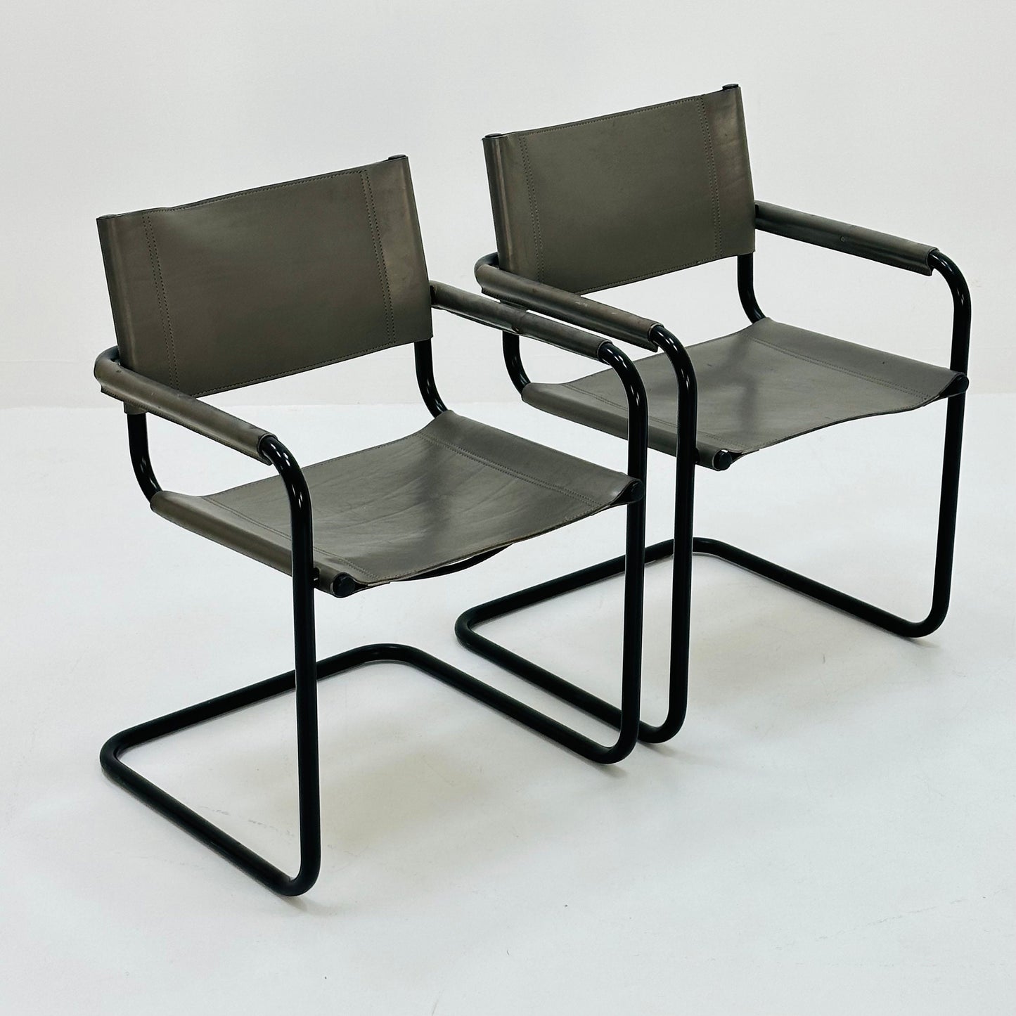 Set of 6 Mid century B34 grey leather cantilevered chairs by Mart Stam for Jox Interni italy 1980s