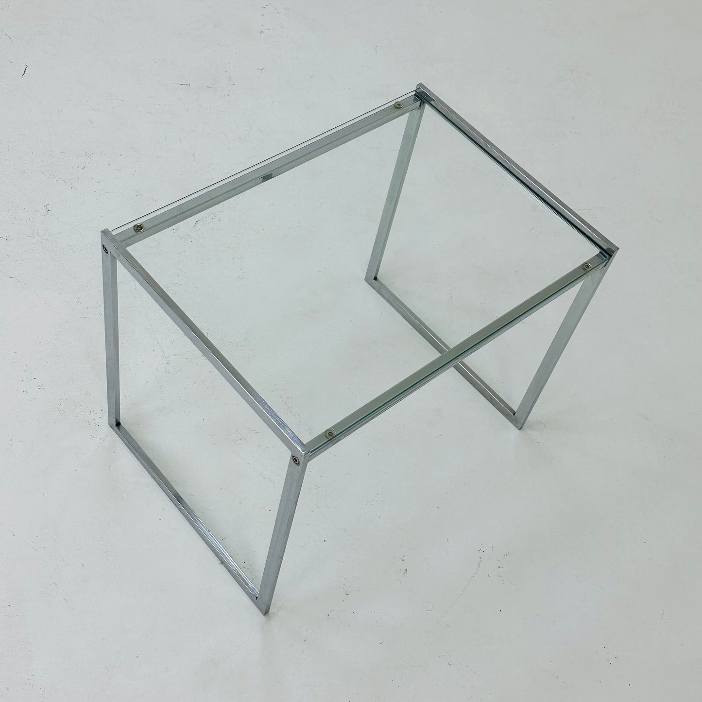 Set of tow Bauhaus side tables / bar tables in chrome and glass Italy 1970s