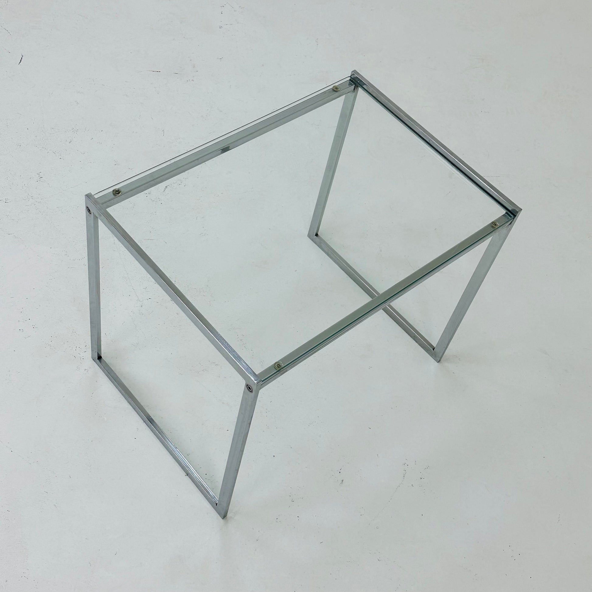 Set of tow Bauhaus side tables / bar tables in chrome and glass Italy 1970s