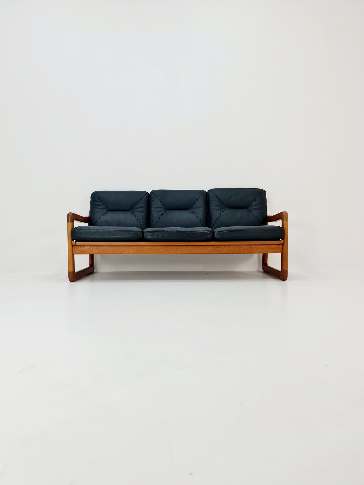 Mid century easy lounge couch by Holstebro MöbelFabrik Solid Teak , 1960s