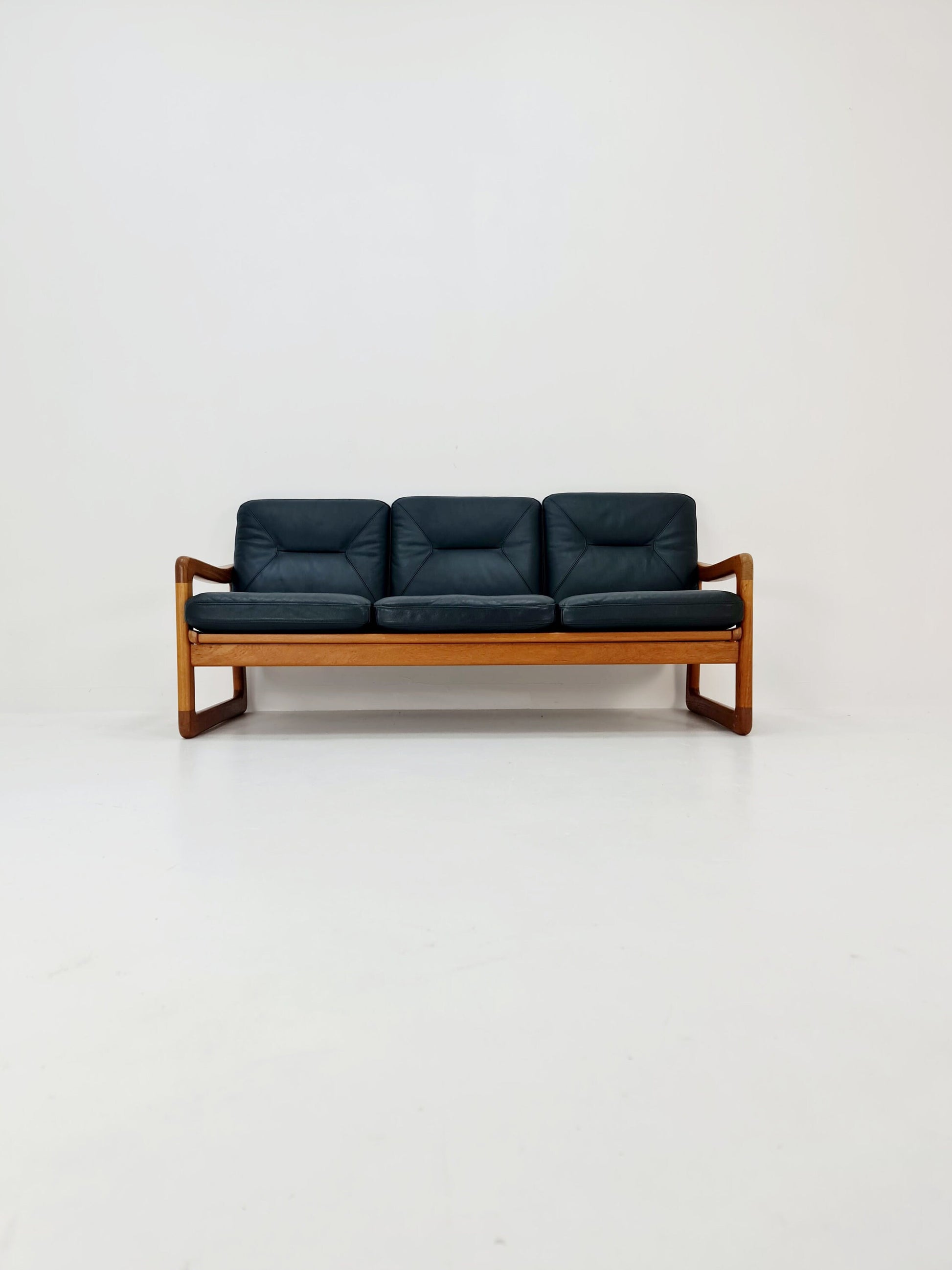Mid century easy lounge couch by Holstebro MöbelFabrik Solid Teak , 1960s